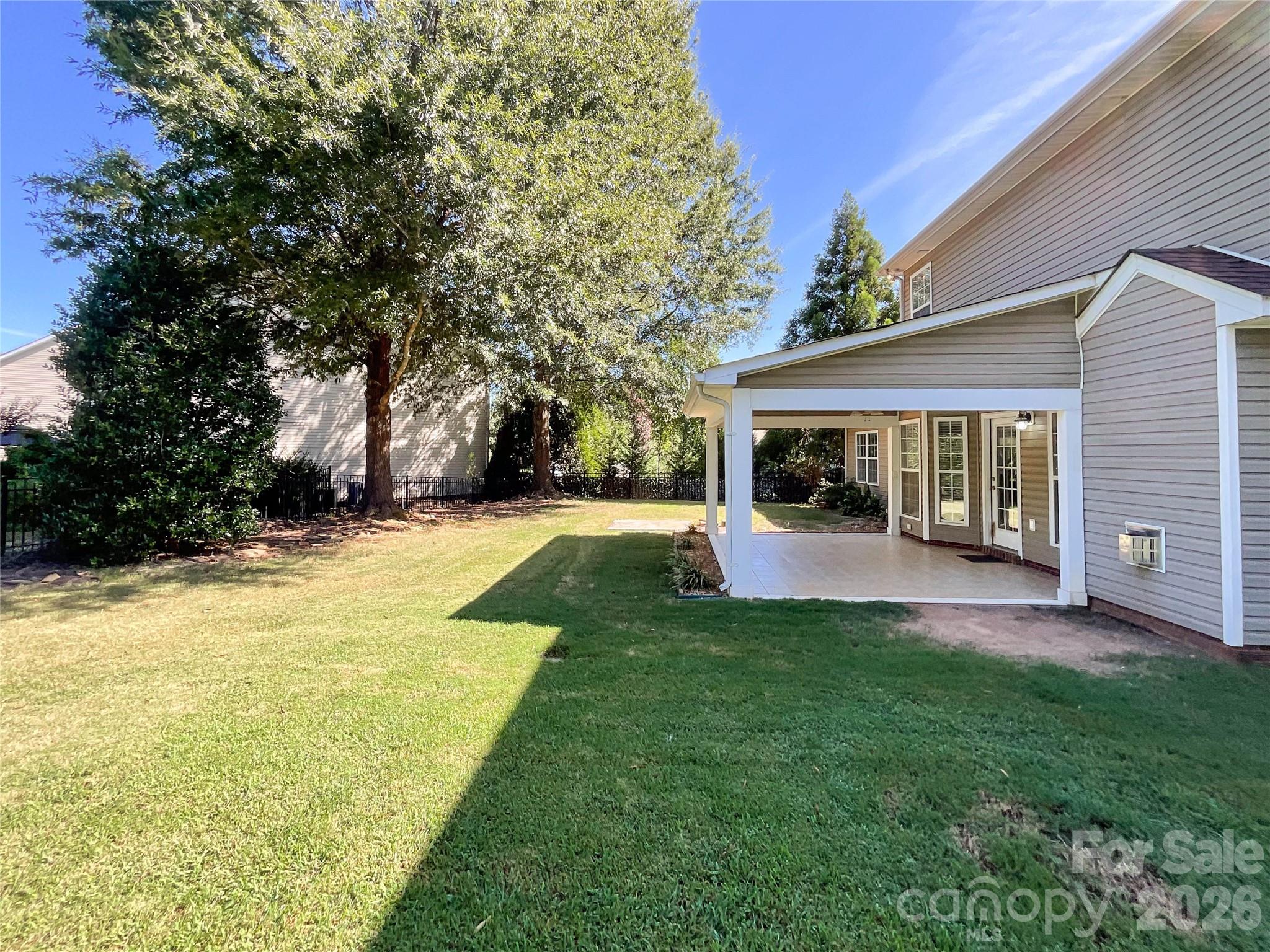 Single Family Residence at 1112 Tranquil Falls Lane, Matthews, photo 39 of 45