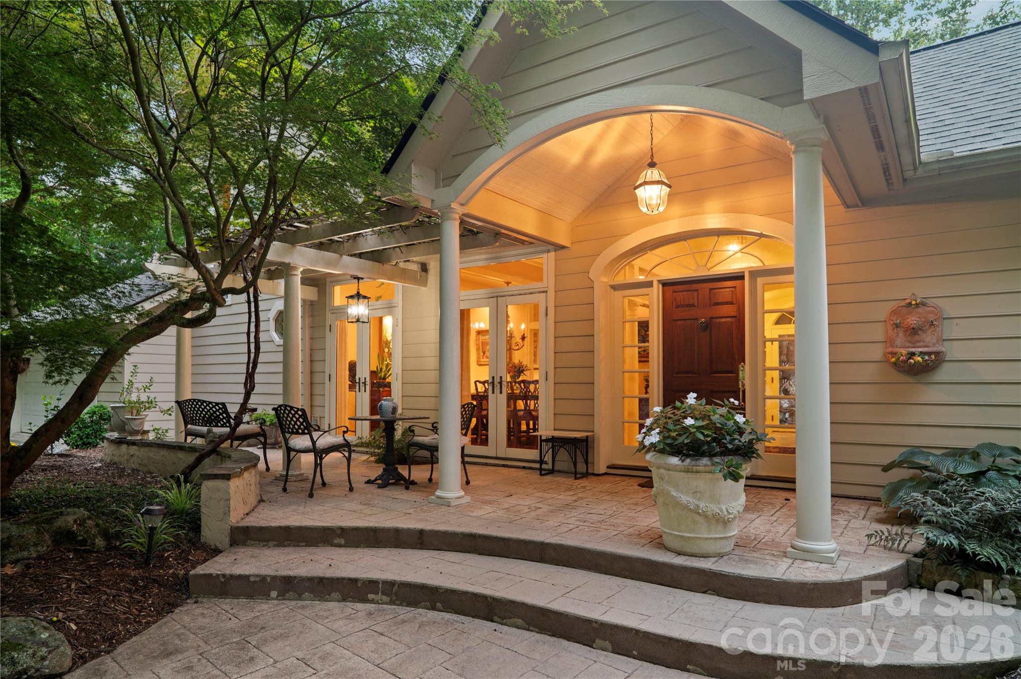 Single Family Residence at 4 Citadel Lane, Hendersonville, photo 5 of 48