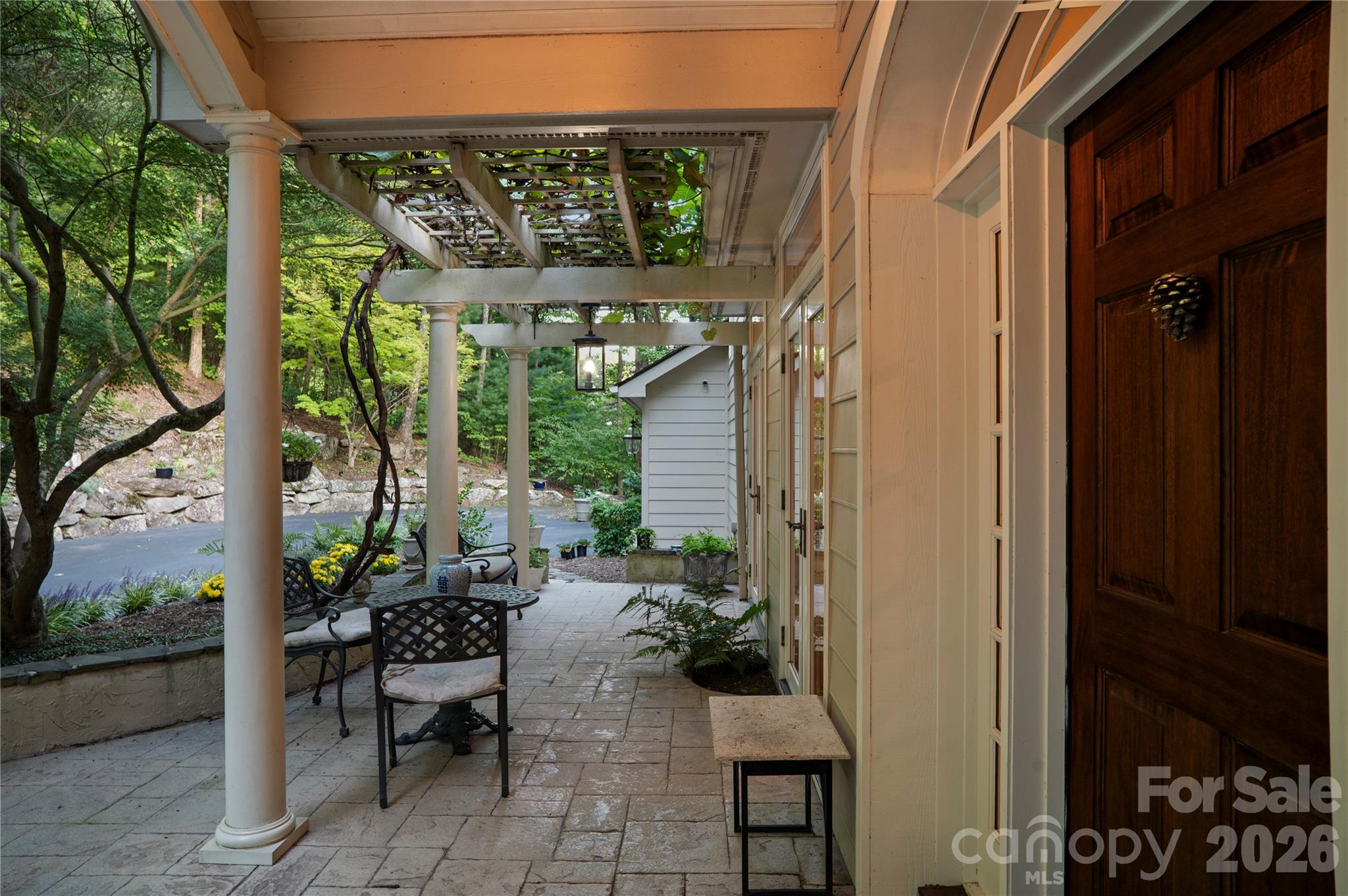 Single Family Residence at 4 Citadel Lane, Hendersonville, photo 6 of 48