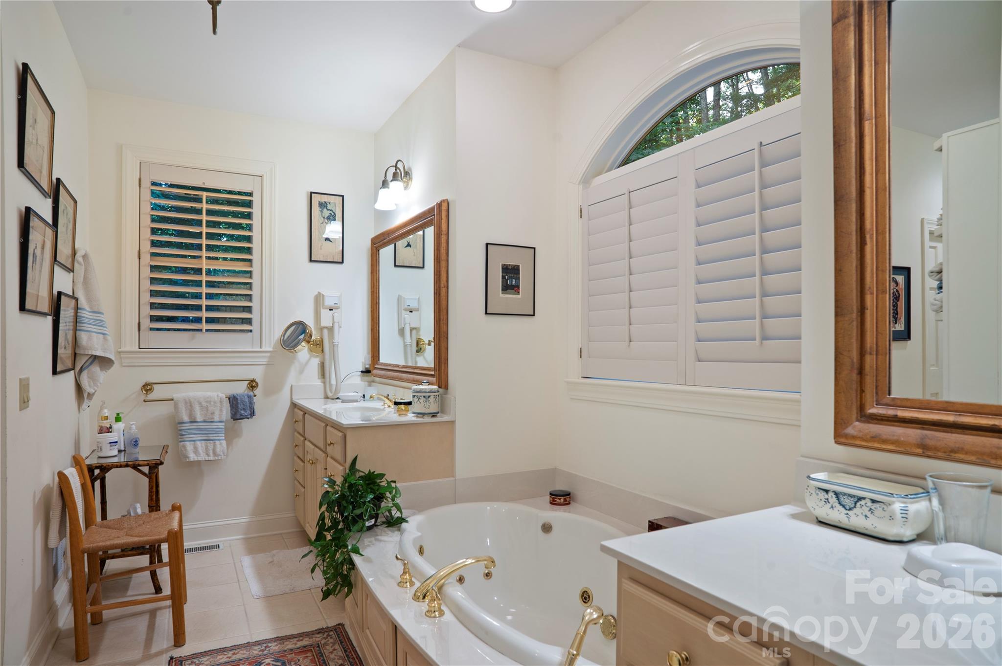 Single Family Residence at 4 Citadel Lane, Hendersonville, photo 30 of 48