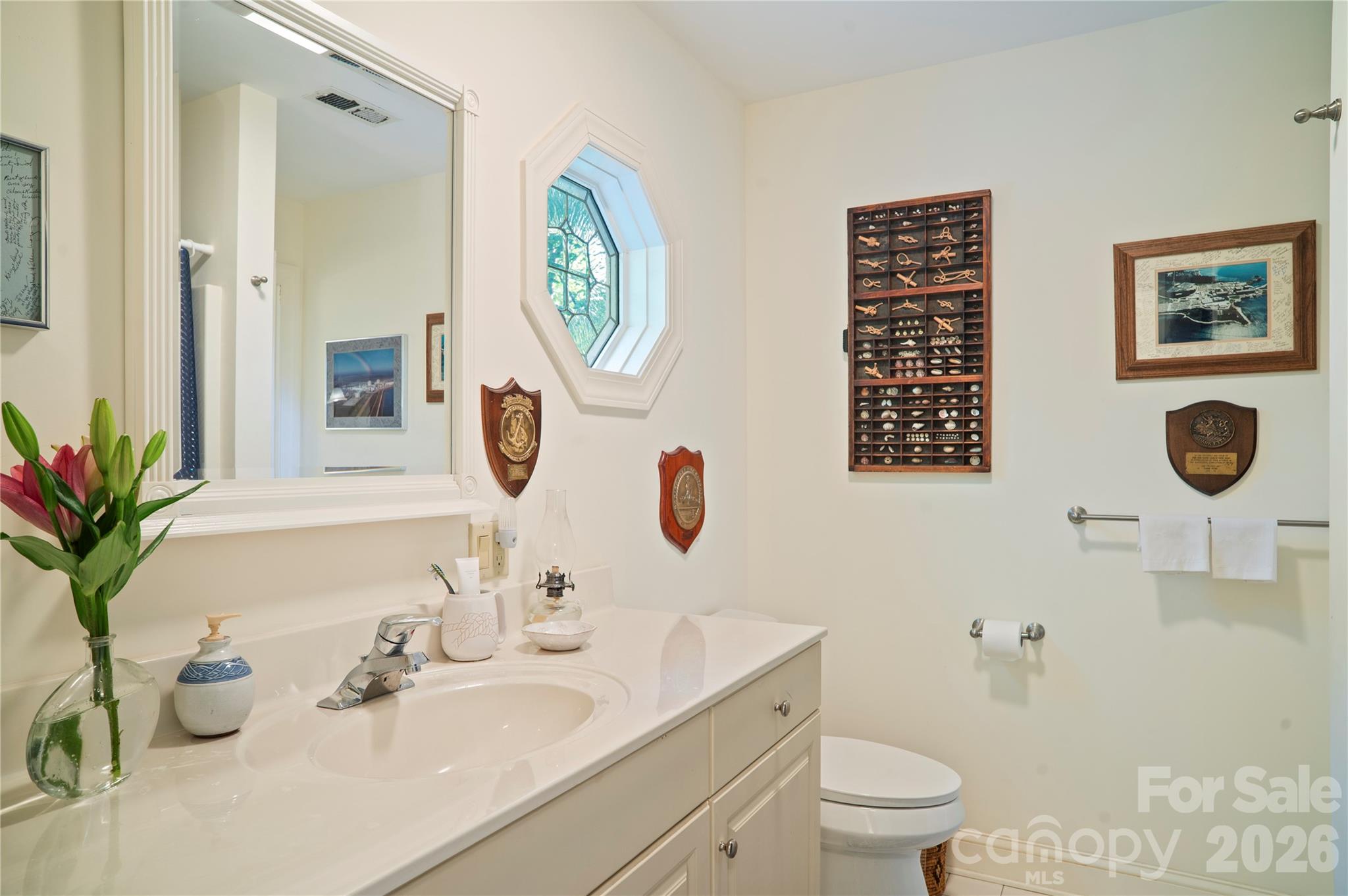 Single Family Residence at 4 Citadel Lane, Hendersonville, photo 33 of 48