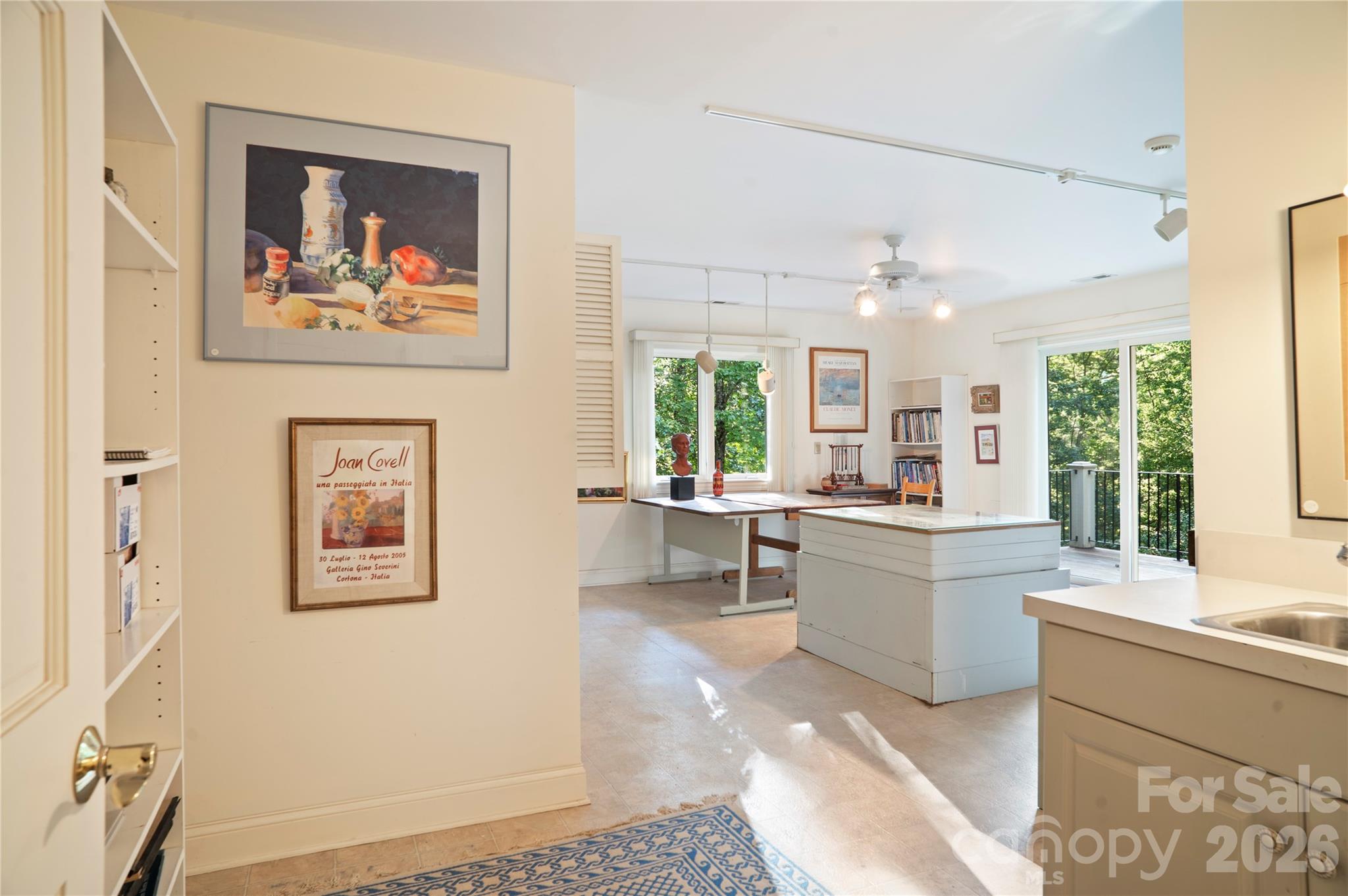 Single Family Residence at 4 Citadel Lane, Hendersonville, photo 34 of 48