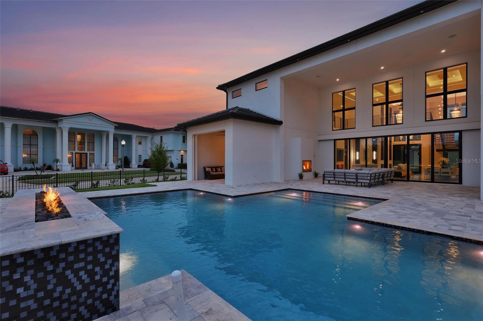 Resort-style outdoor living comes alive at sunset - 1002 COYOTE CREEK WAY, REUNION