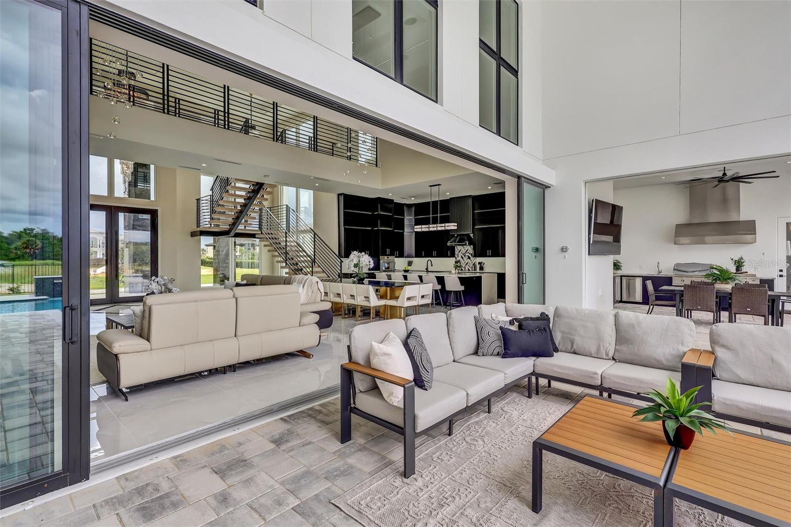 Seamless indoor-outdoor living brings the outdoors in - 1002 COYOTE CREEK WAY, REUNION