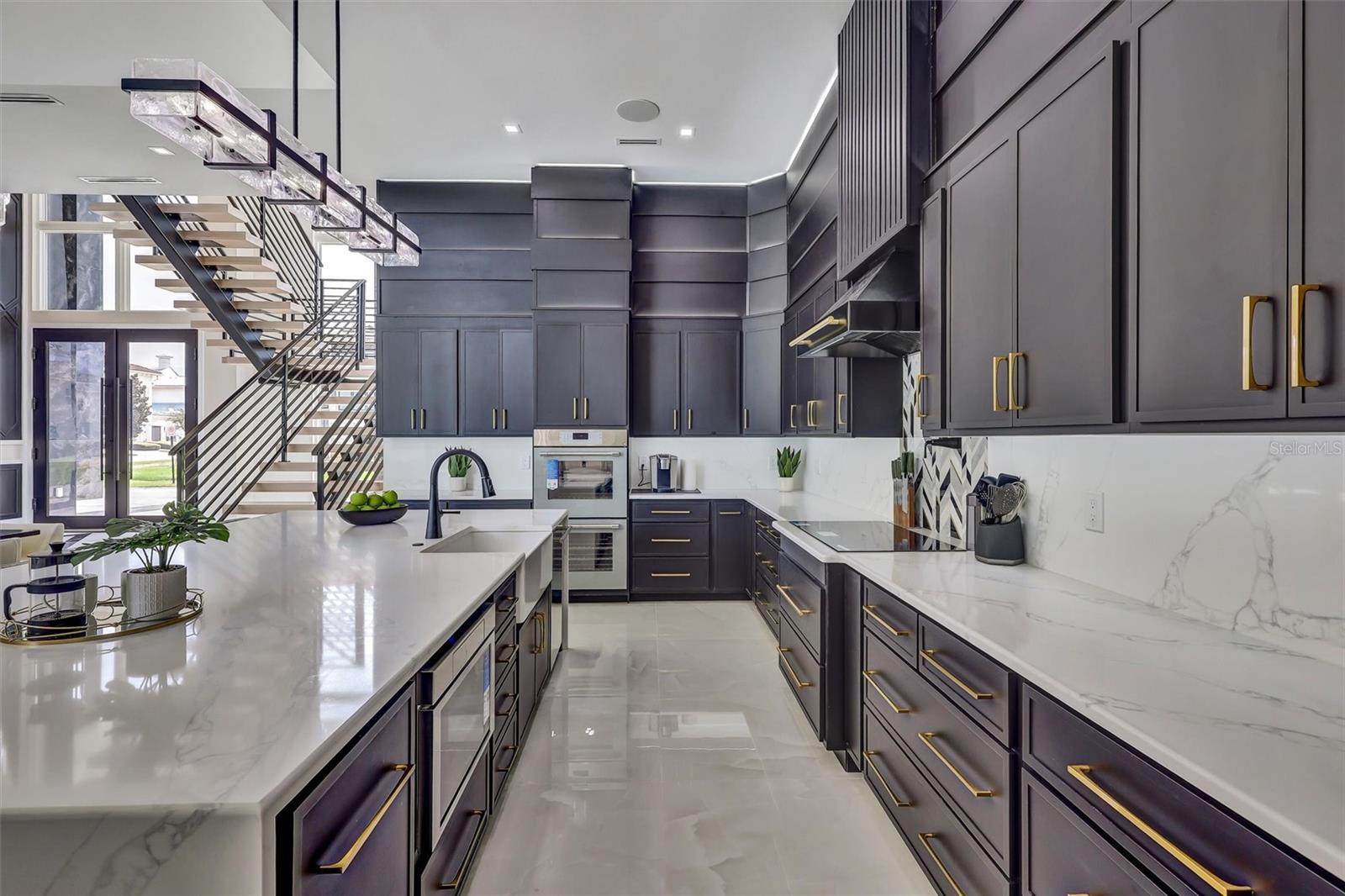 Custom cabinetry, quartz surfaces and sophisticated designer finishes - 1002 COYOTE CREEK WAY, REUNION