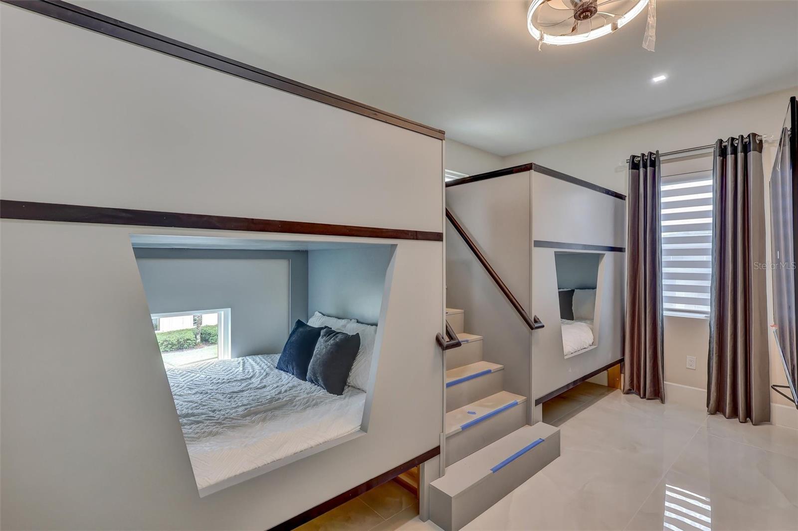 Custom built-in bunk room ready for a personalized themed transformation - 1002 COYOTE CREEK WAY, REUNION
