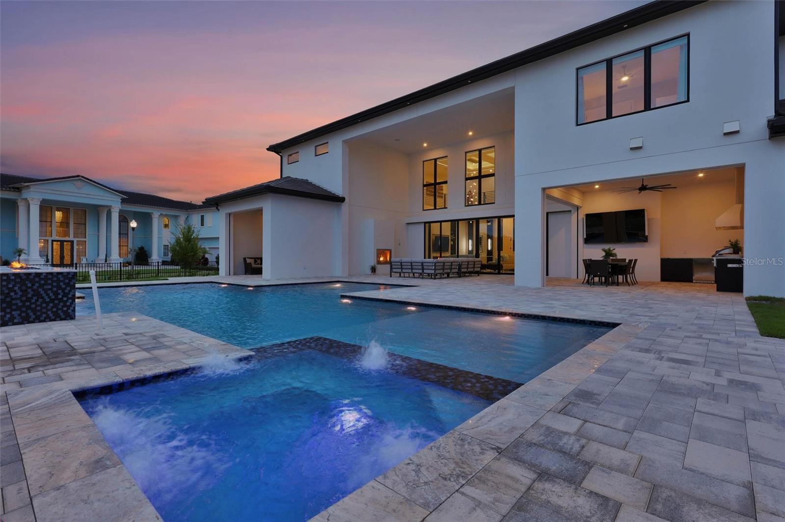 Changeable LED lighting for every mood - 1002 COYOTE CREEK WAY, REUNION