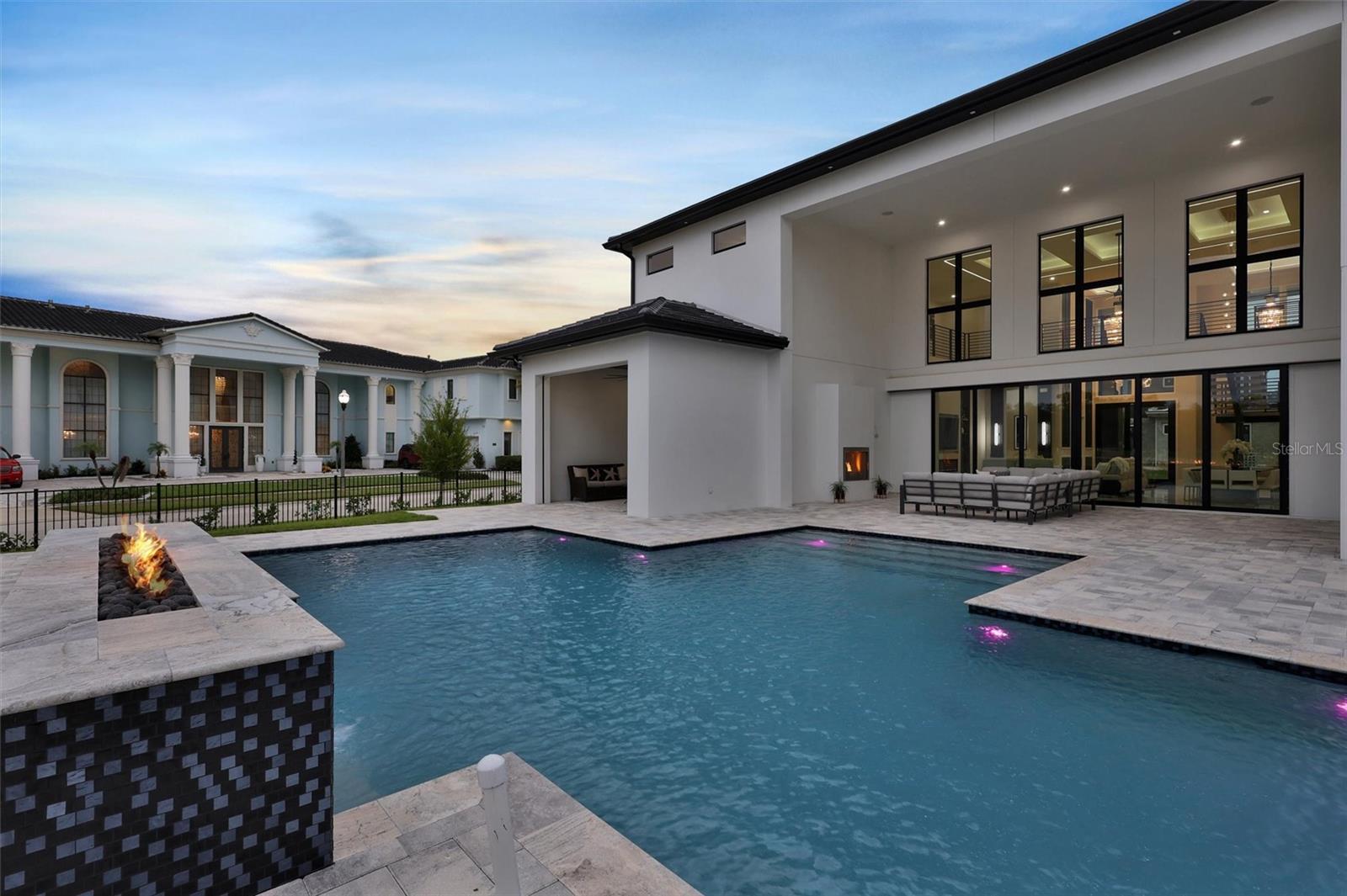 Fire and water feature enhances the moment - 1002 COYOTE CREEK WAY, REUNION