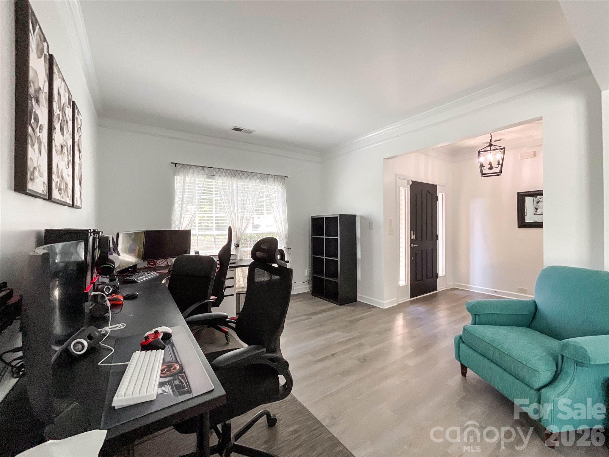 Single Family Residence at 6019 Grassy Knoll Circle, Matthews, photo 4 of 43