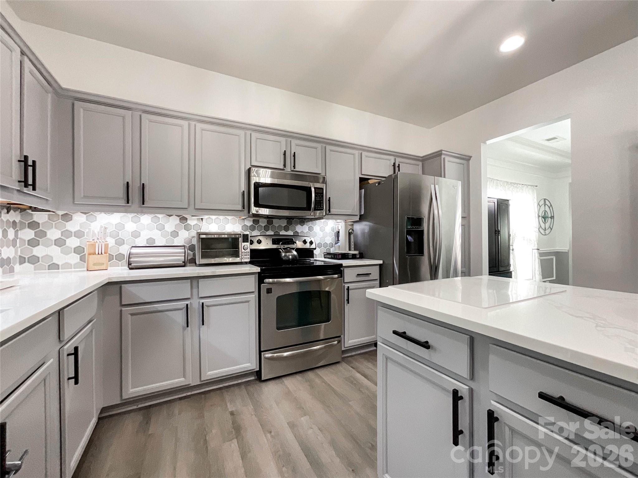 Single Family Residence at 6019 Grassy Knoll Circle, Matthews, photo 10 of 43