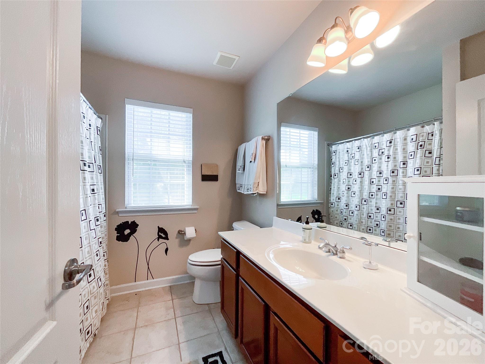 Full bathroom upstairs - 6019 Grassy Knoll Circle, Matthews