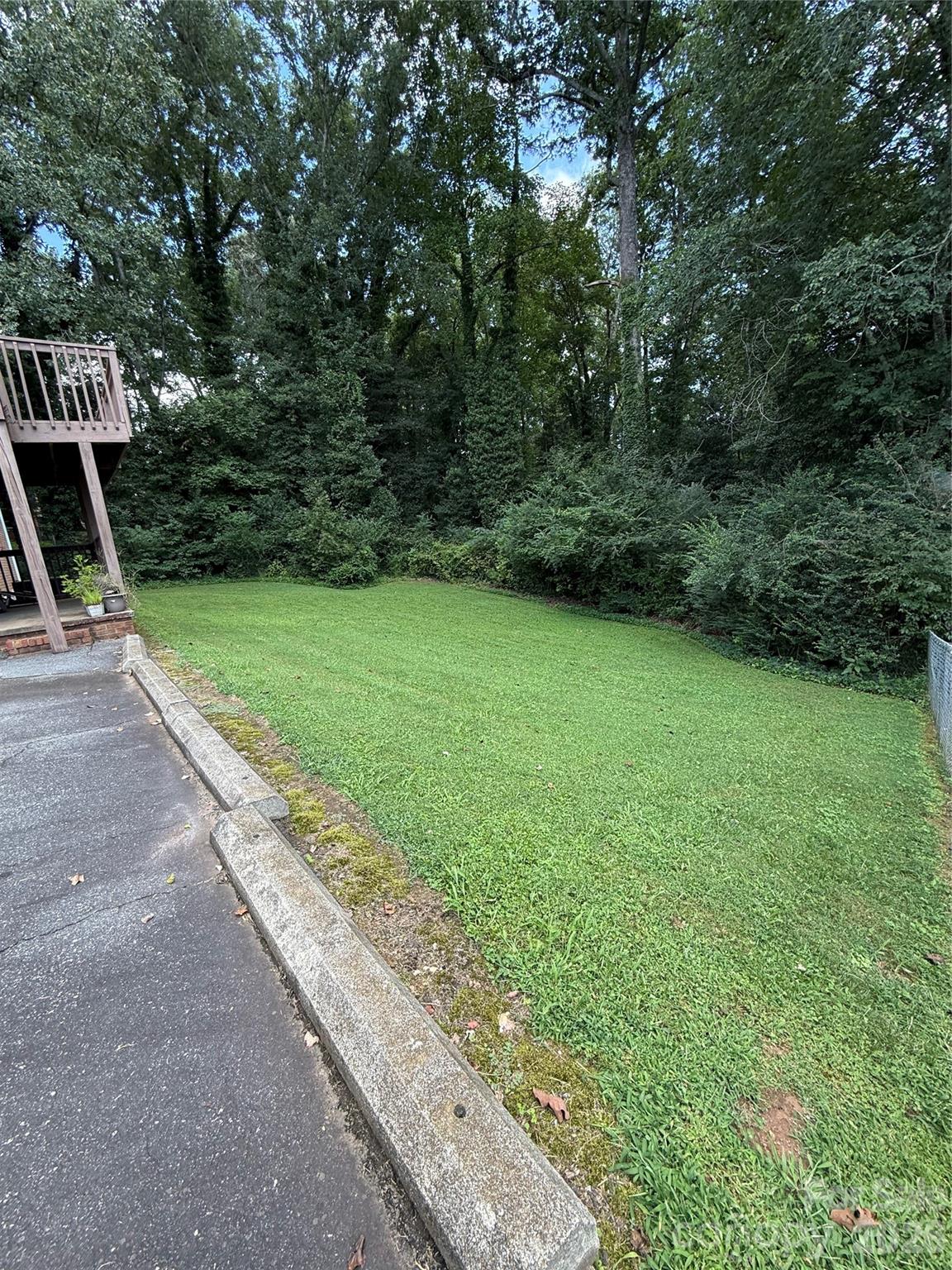 Single Family Residence at 192 Heritage View Road, Hickory, photo 4 of 17