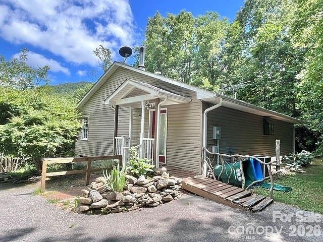 105 Chestnut Hill Road