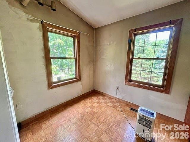 Single Family Residence at 105 Chestnut Hill Road, Black Mountain, photo 5 of 24