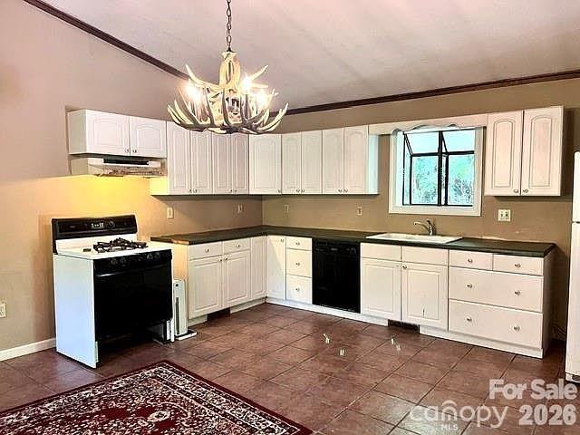 Single Family Residence at 105 Chestnut Hill Road, Black Mountain, photo 19 of 24