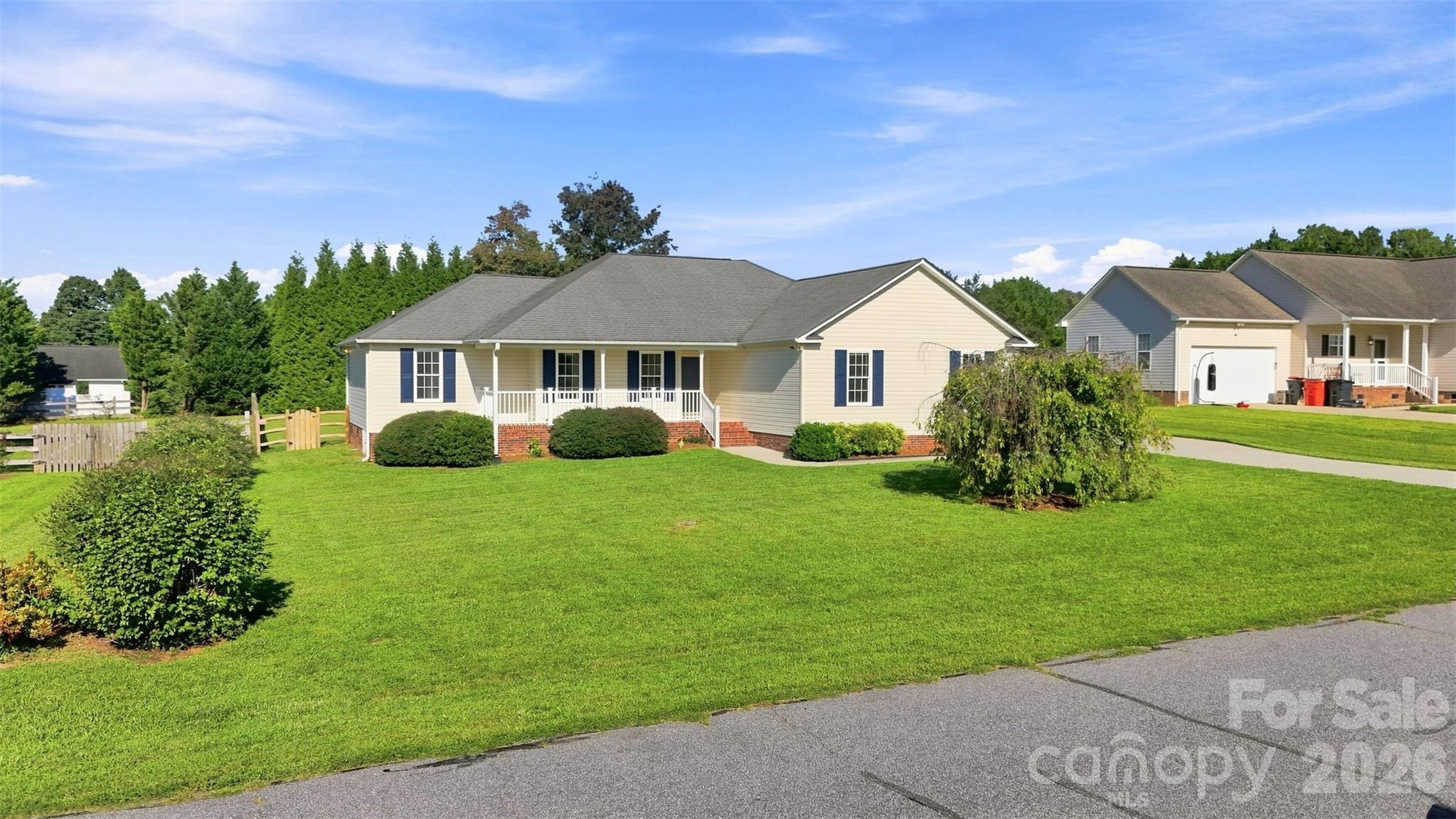 Single Family Residence at 3707 Fieldhaven Court, Maiden, photo 3 of 39