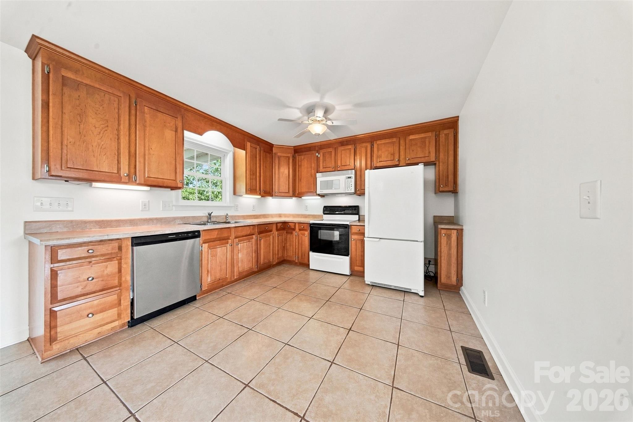 Single Family Residence at 3707 Fieldhaven Court, Maiden, photo 9 of 39