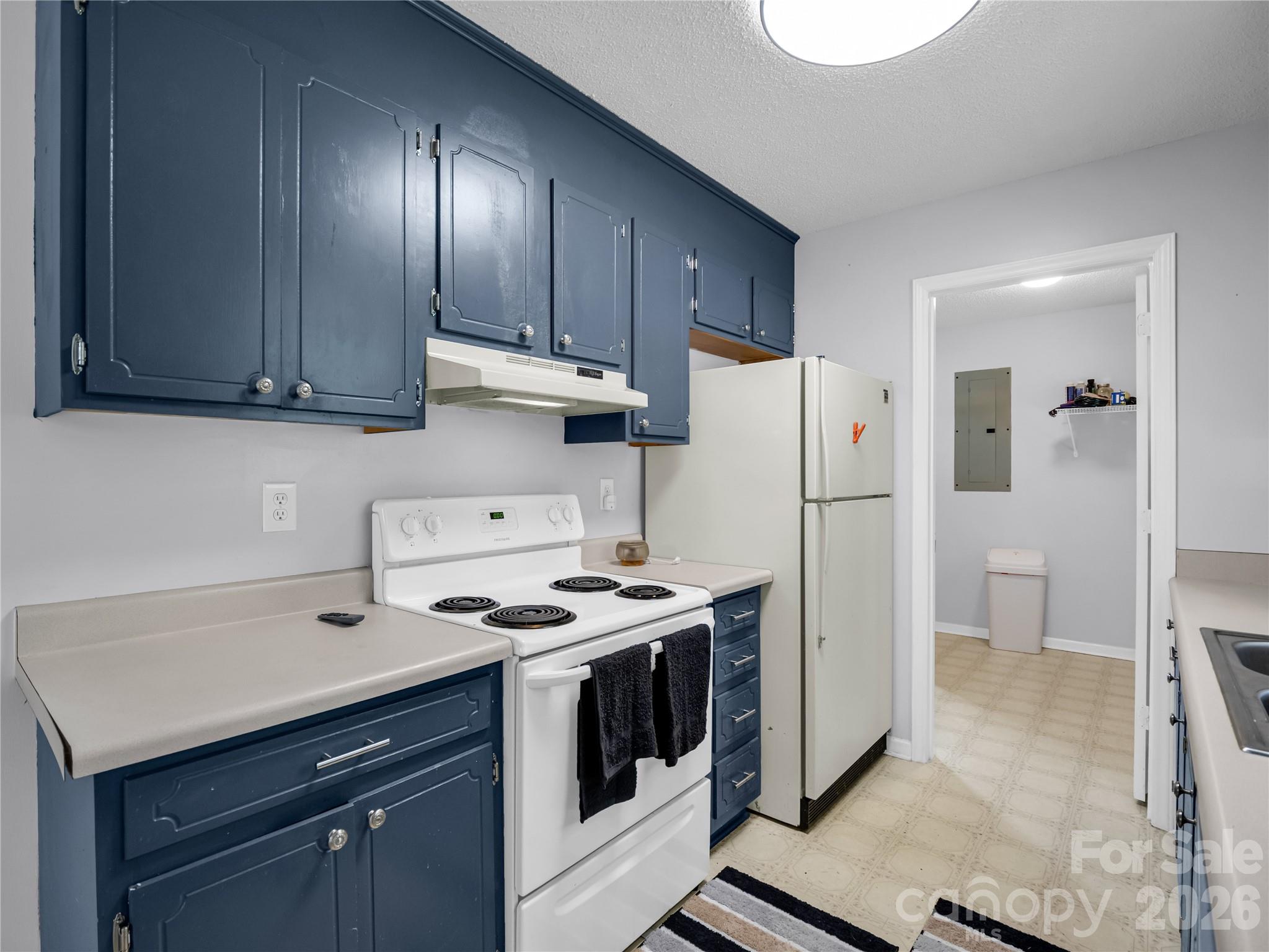 Kitchen - 123 College Manor Drive, Shelby