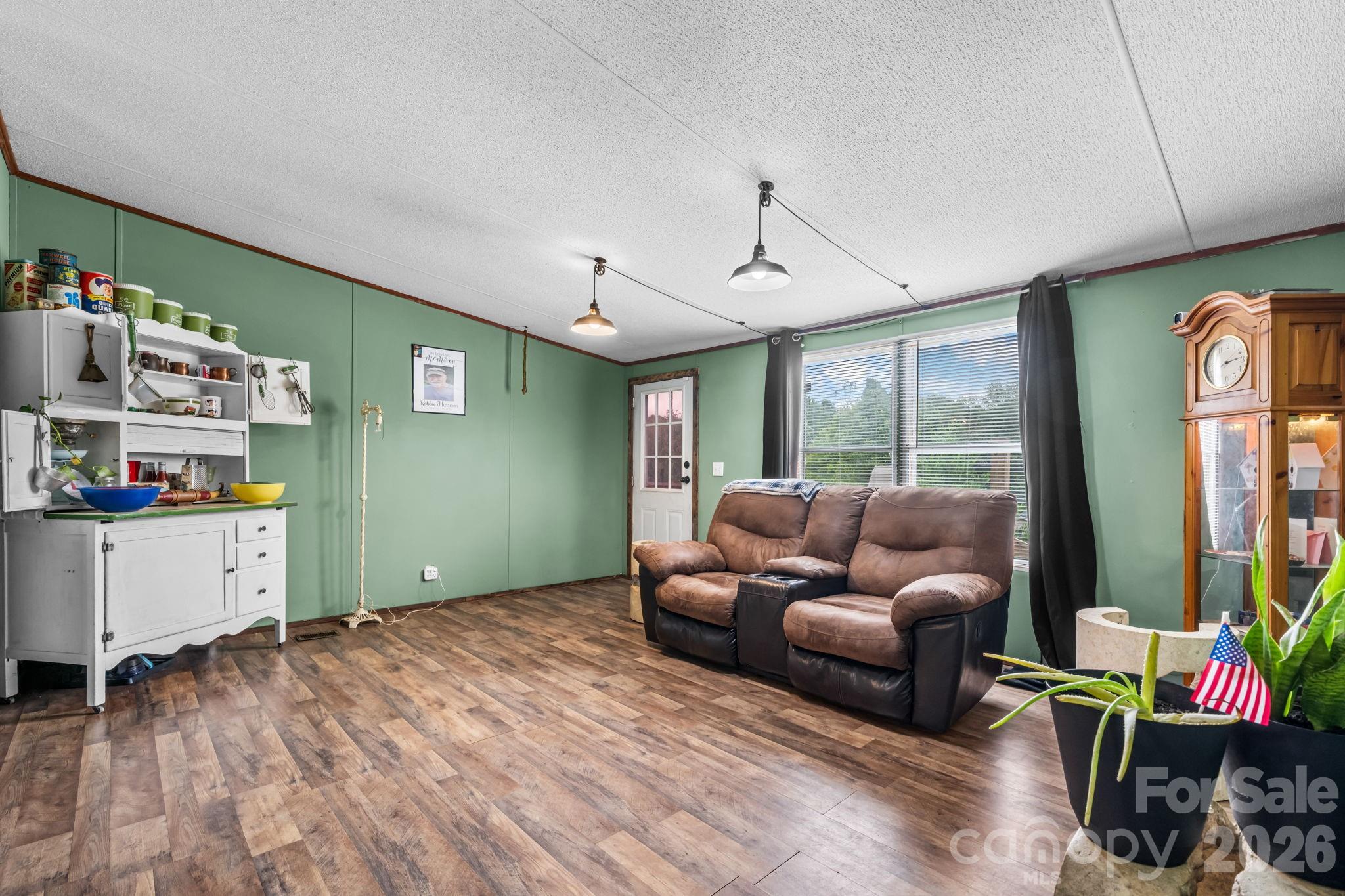 Single Family Residence at 2461 Shadowbrook Drive, Lenoir, photo 9 of 35