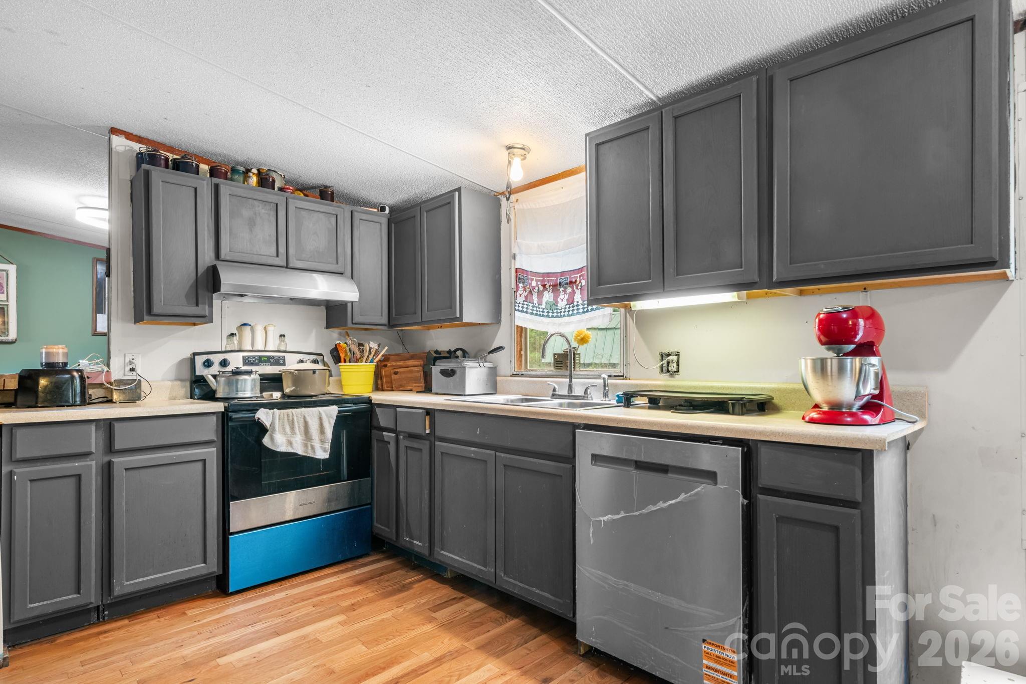Single Family Residence at 2461 Shadowbrook Drive, Lenoir, photo 12 of 35