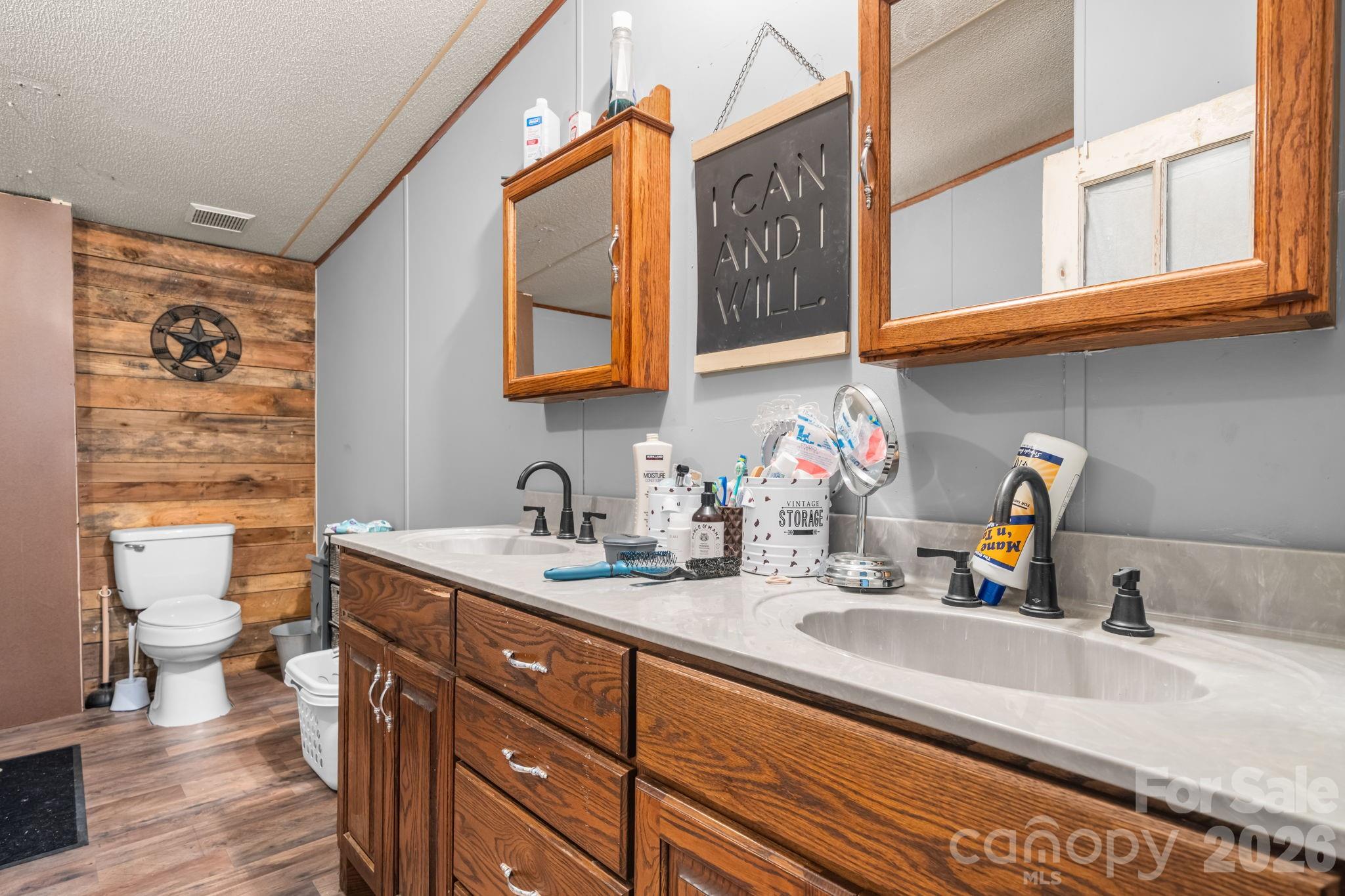 Single Family Residence at 2461 Shadowbrook Drive, Lenoir, photo 17 of 35