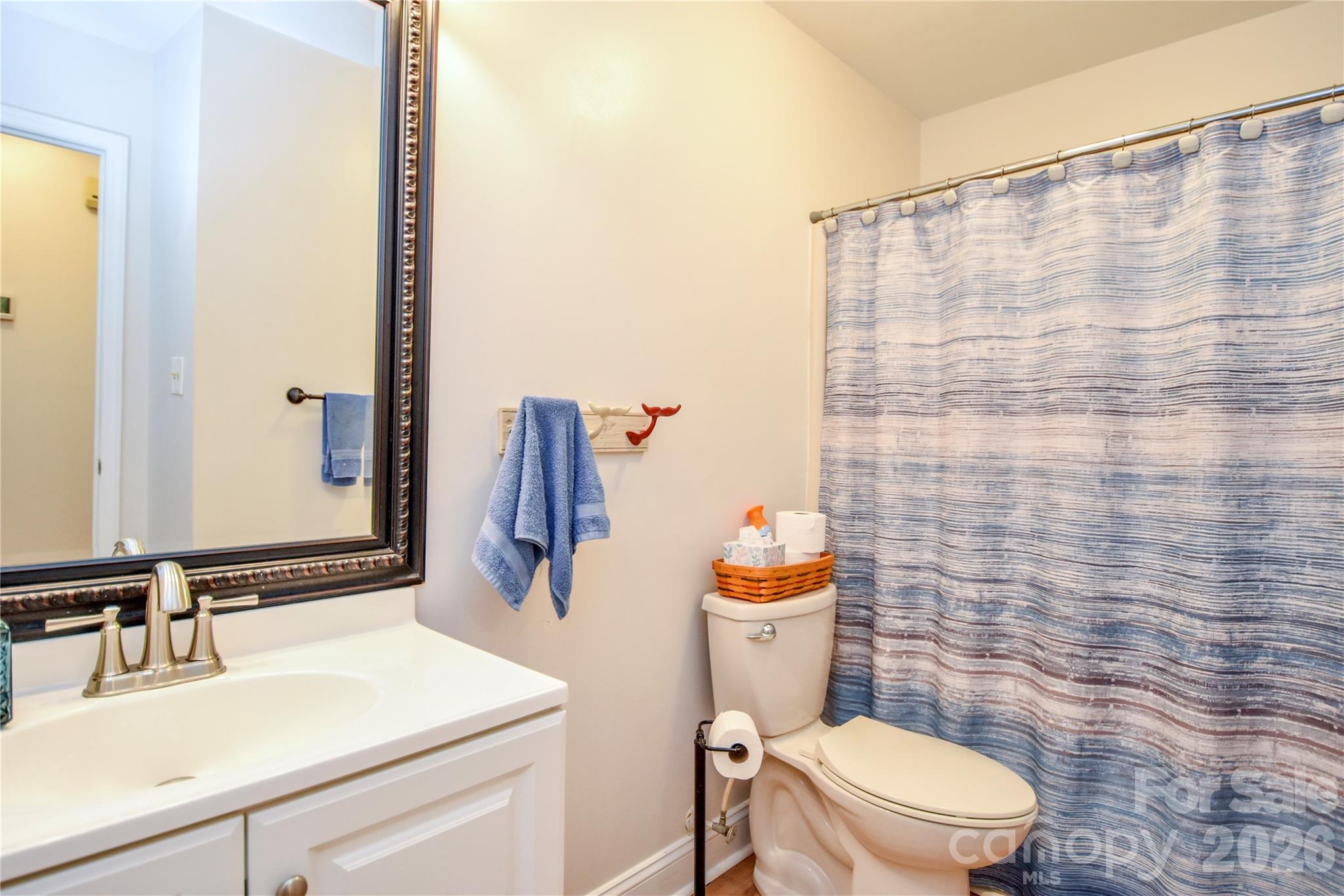 Single Family Residence at 127 Fairway Drive, Mooresville, photo 28 of 41