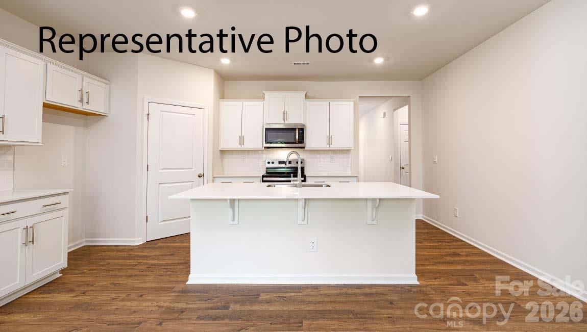 Single Family Residence at 3617 Honey Locust Lane, Gastonia, photo 2 of 22