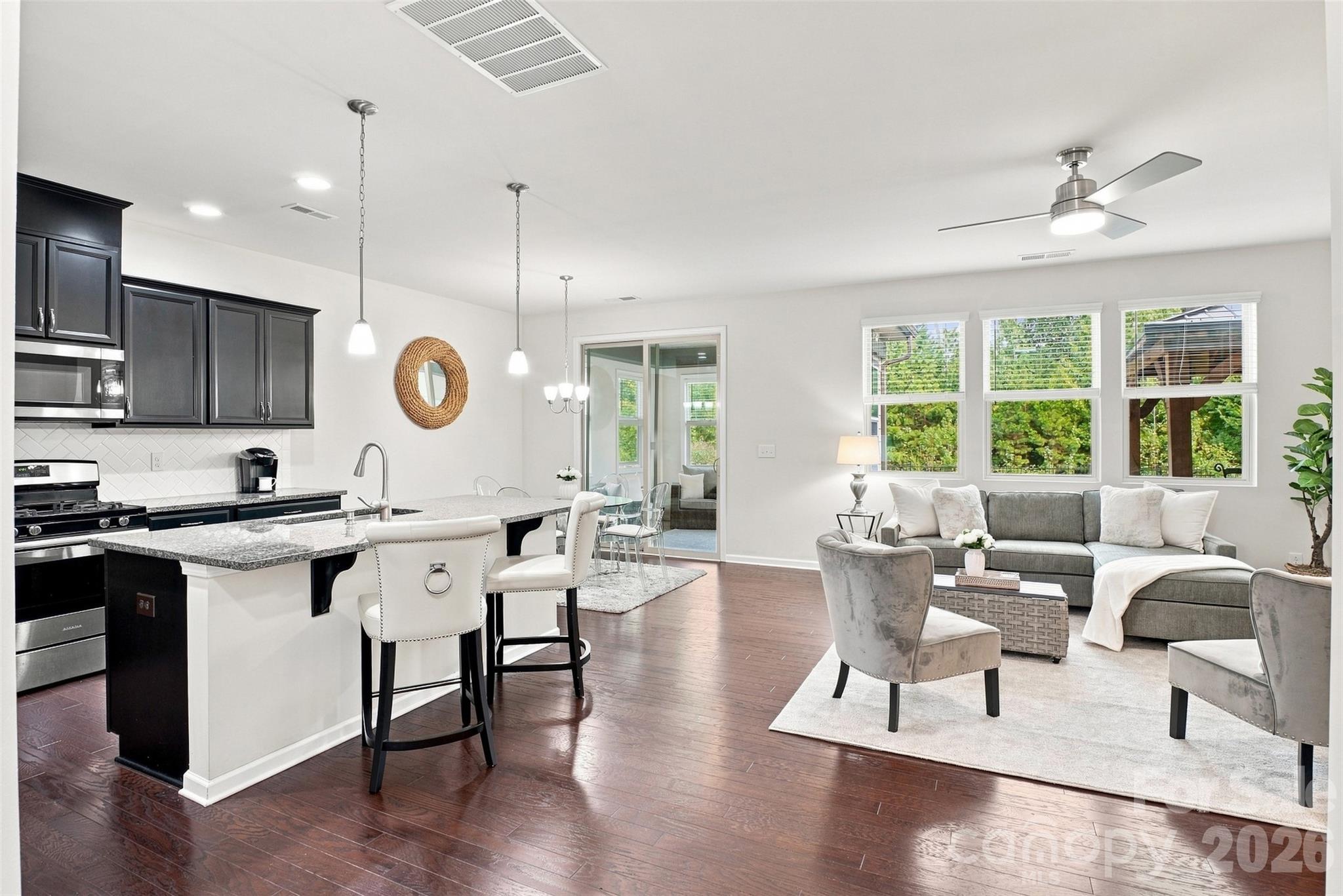 Single Family Residence at 14107 Magnolia Walk Drive, Huntersville, photo 14 of 39