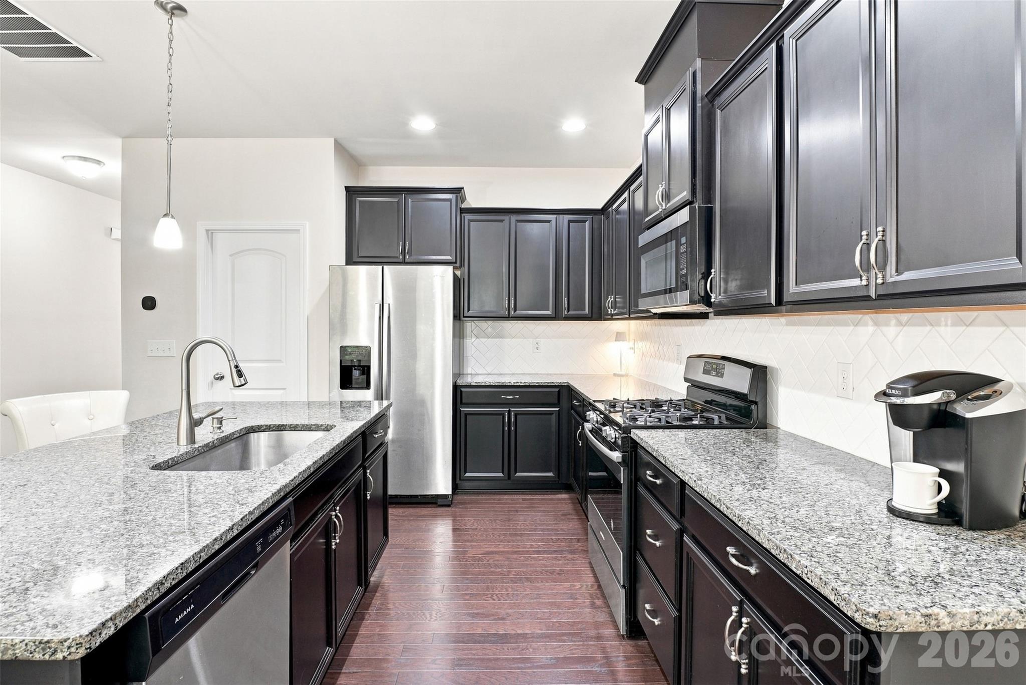 Single Family Residence at 14107 Magnolia Walk Drive, Huntersville, photo 16 of 39