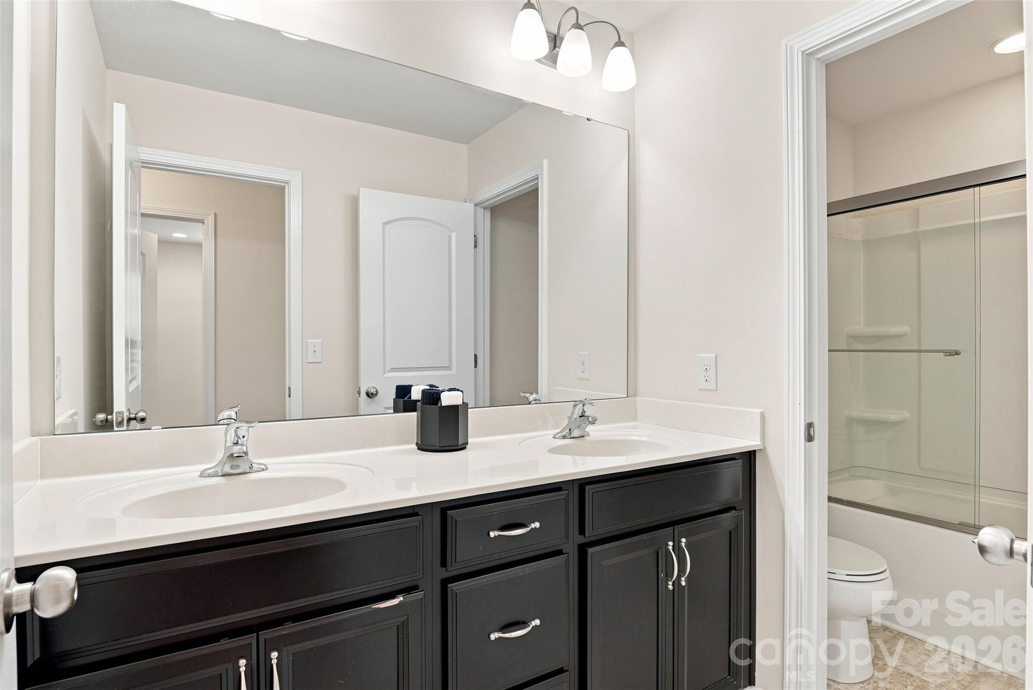 Single Family Residence at 14107 Magnolia Walk Drive, Huntersville, photo 27 of 39