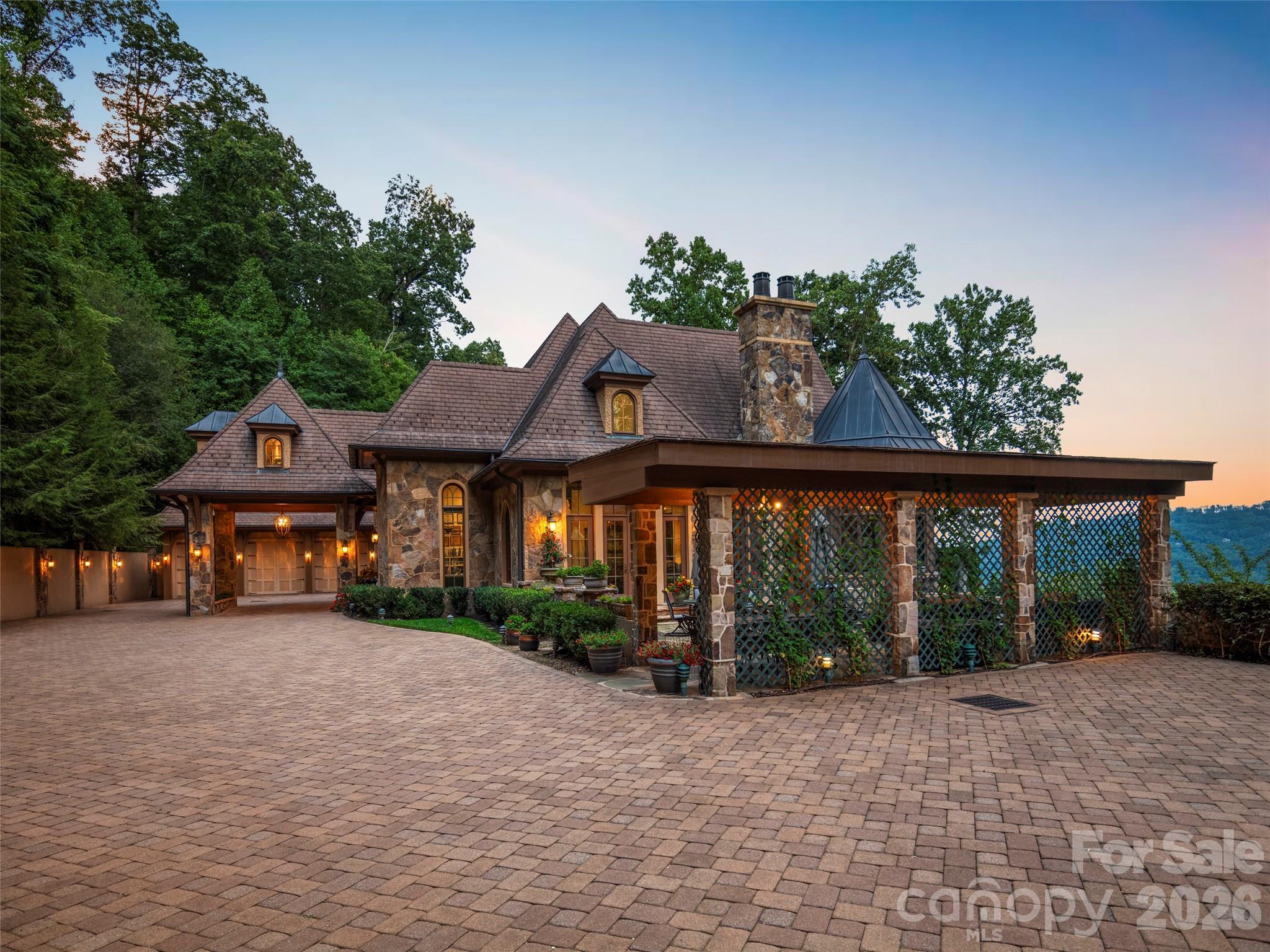 Single Family Residence at 994 Clovertop Lane, Arden, photo 2 of 48