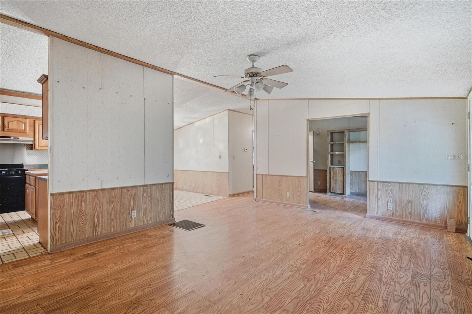 Manufactured Home at 6594 N GOLD LEAF PT, DUNNELLON, photo 3 of 61