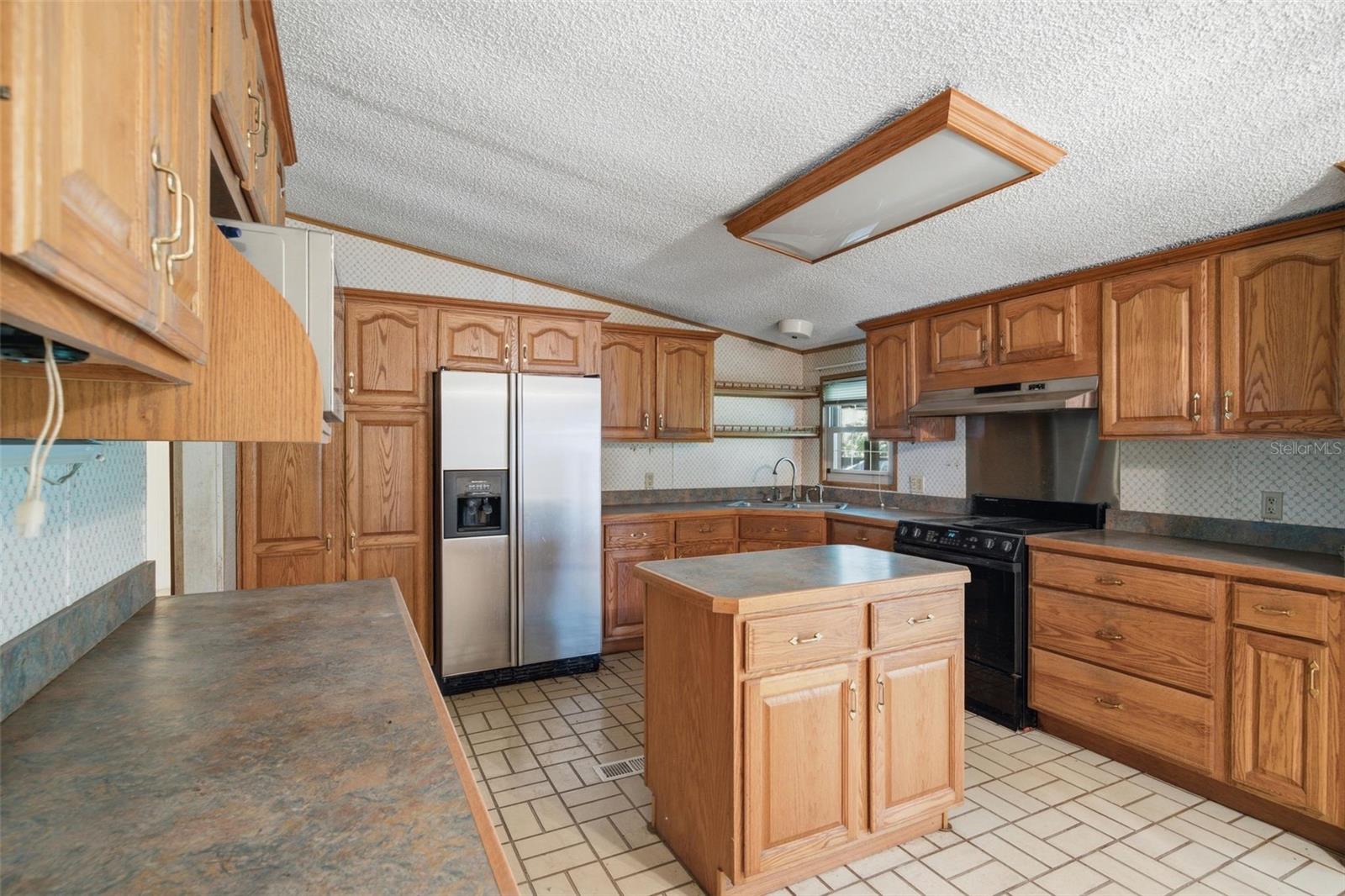 Manufactured Home at 6594 N GOLD LEAF PT, DUNNELLON, photo 9 of 61