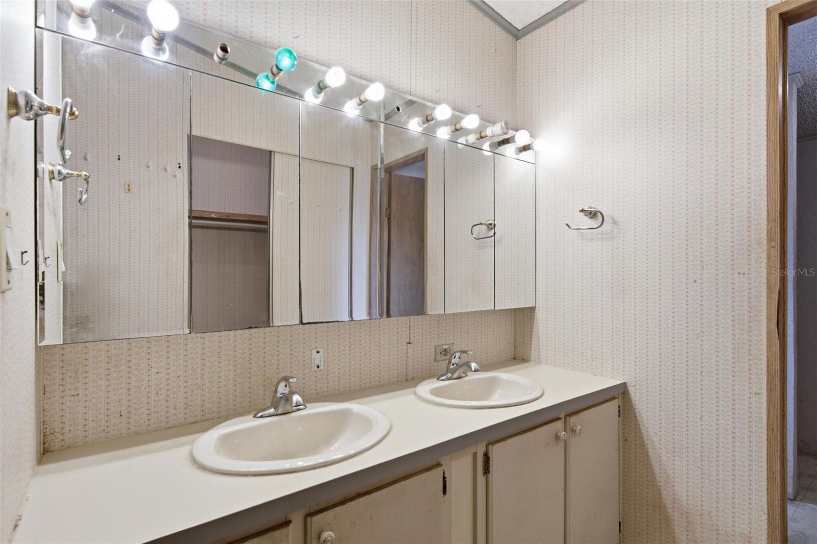 Manufactured Home at 6594 N GOLD LEAF PT, DUNNELLON, photo 16 of 61