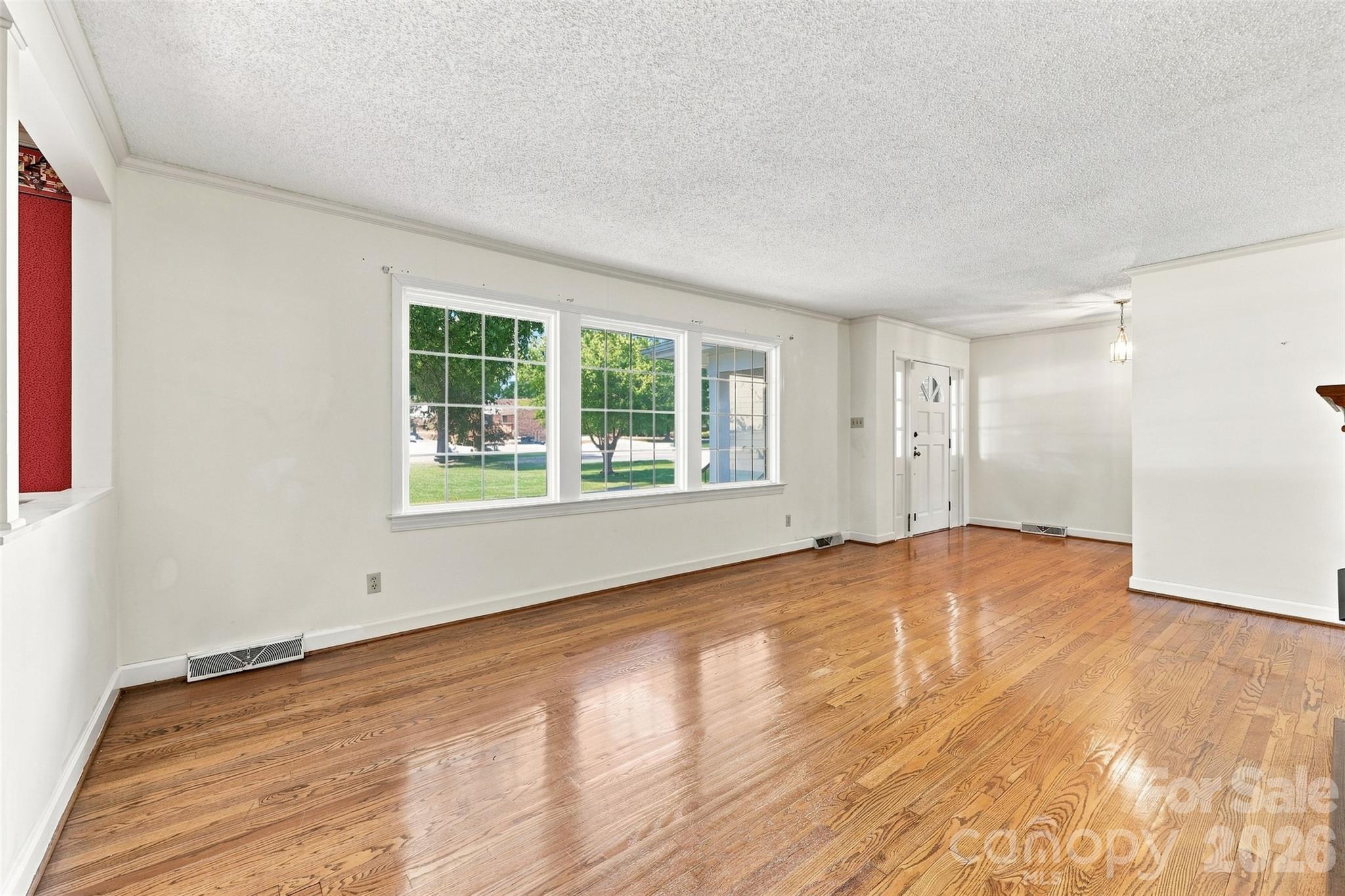 Living Room - 1464 Sullivan Street, Rock Hill