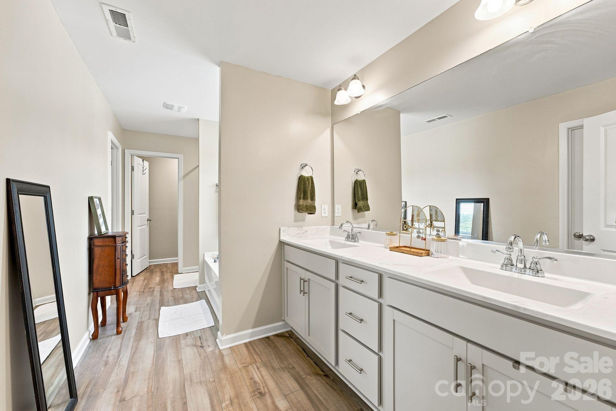 Single Family Residence at 133 Stone Hollow Road, Lexington, photo 18 of 43