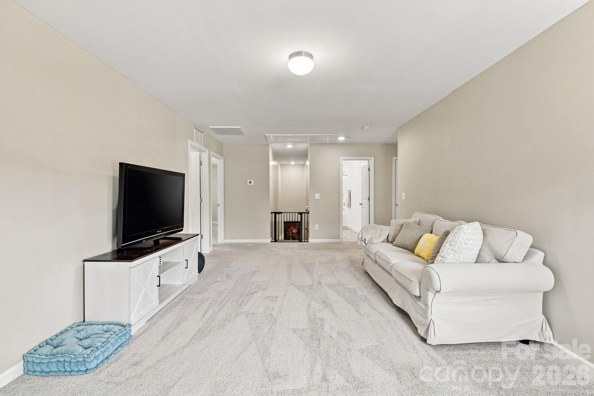 Single Family Residence at 133 Stone Hollow Road, Lexington, photo 28 of 43