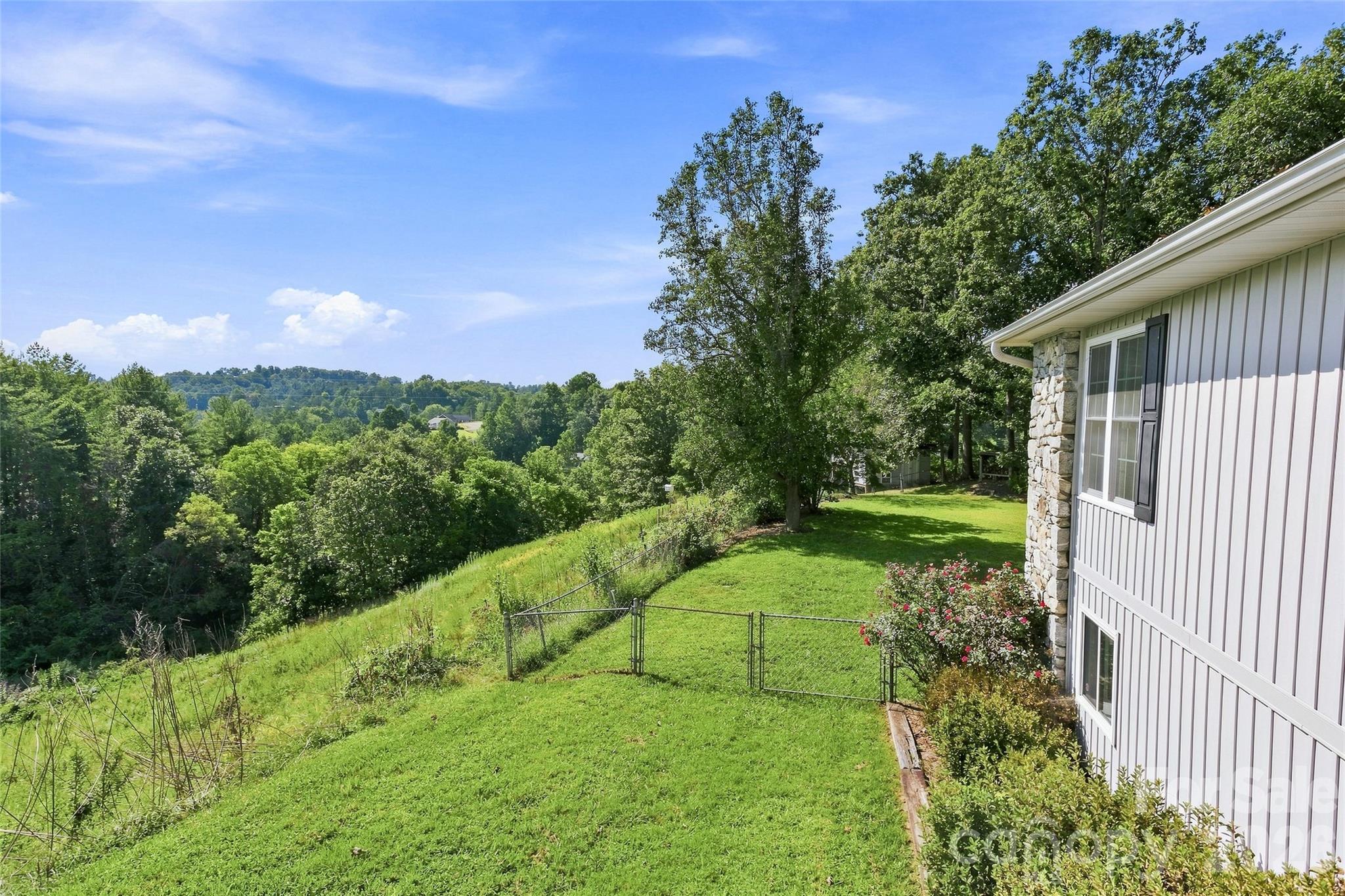 Single Family Residence at 30 Morning Glory Lane, Weaverville, photo 4 of 47