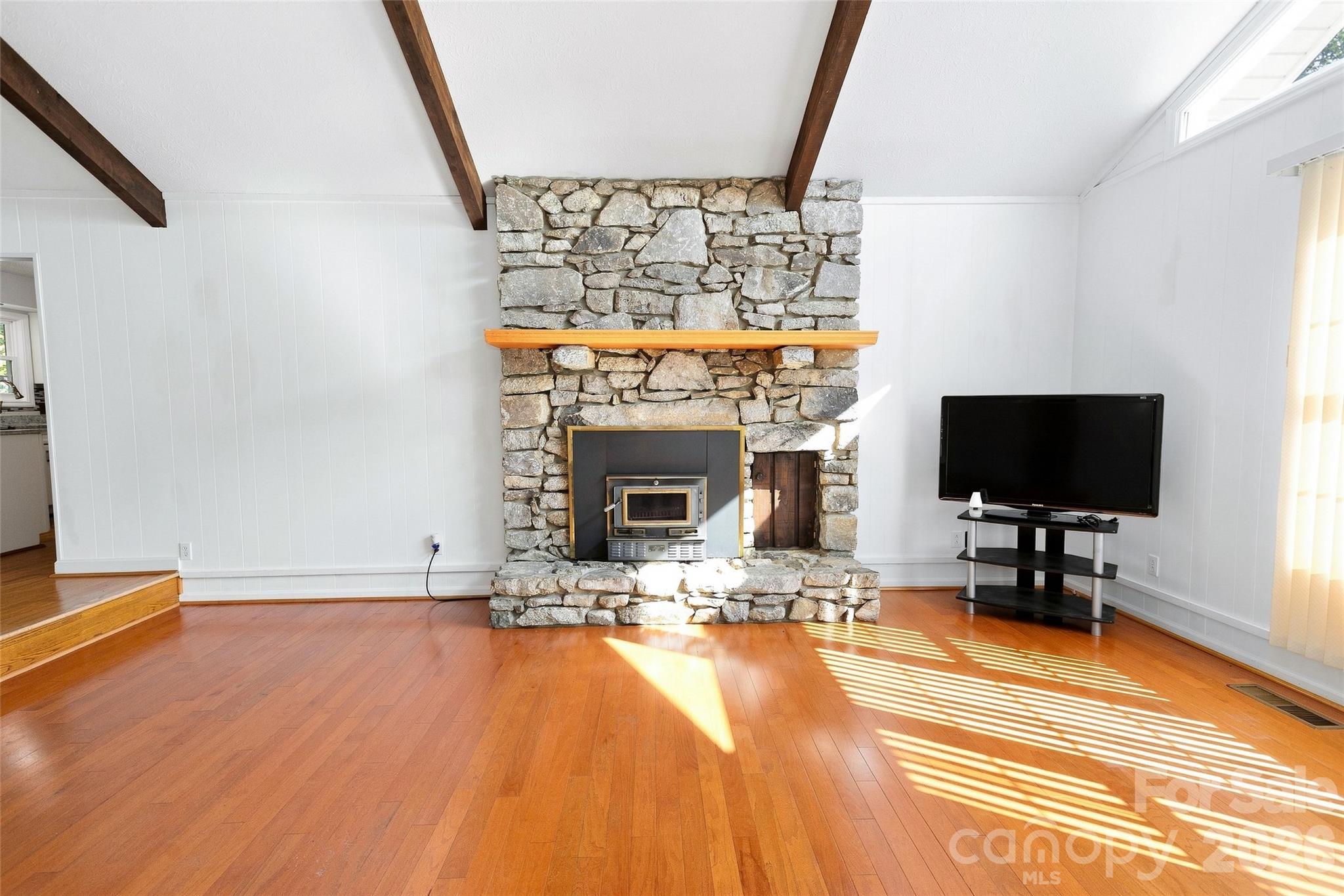 Single Family Residence at 30 Morning Glory Lane, Weaverville, photo 8 of 47