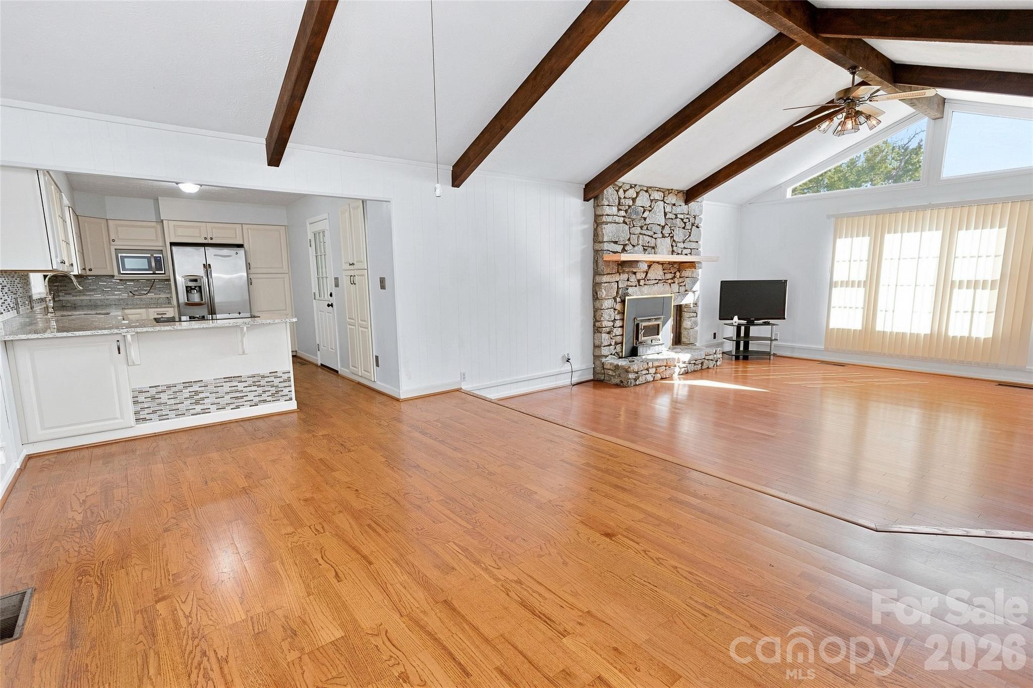Single Family Residence at 30 Morning Glory Lane, Weaverville, photo 10 of 47