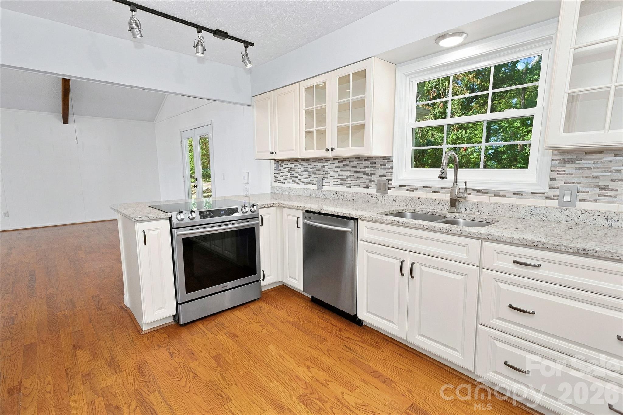 Single Family Residence at 30 Morning Glory Lane, Weaverville, photo 12 of 47