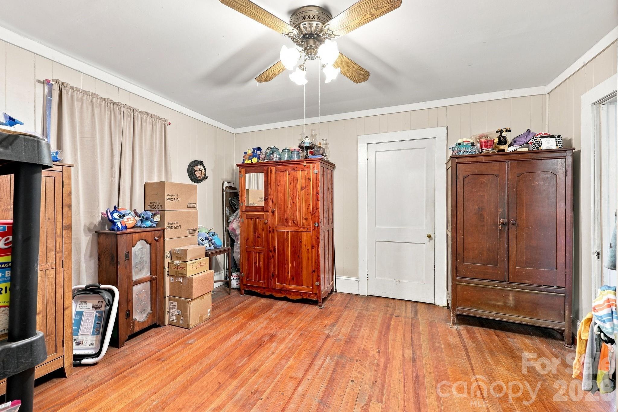 Single Family Residence at 512 W Bank Street, Salisbury, photo 18 of 35