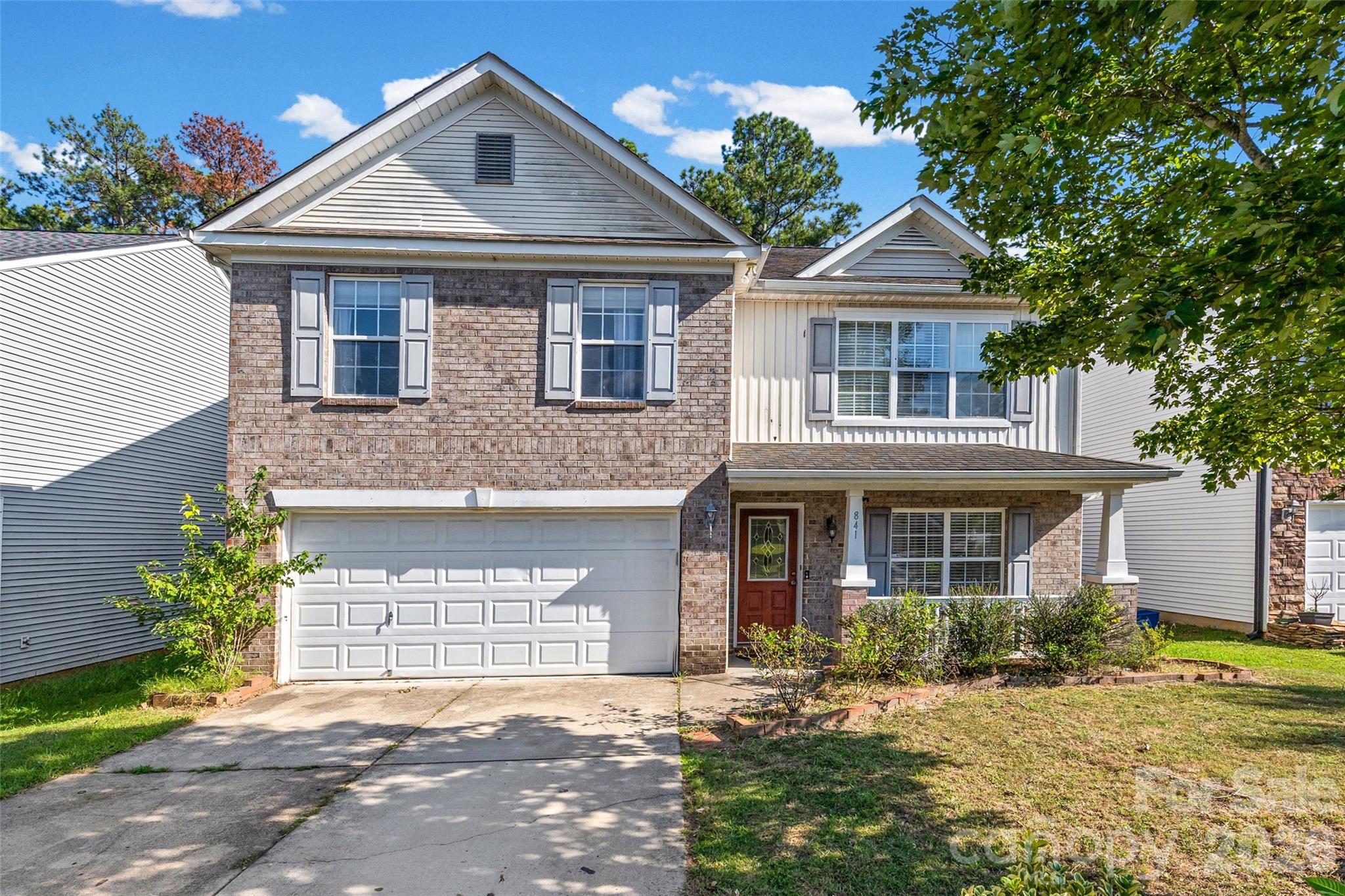 Single Family Residence at 841 Brunswick Drive, Rock Hill, photo 2 of 41