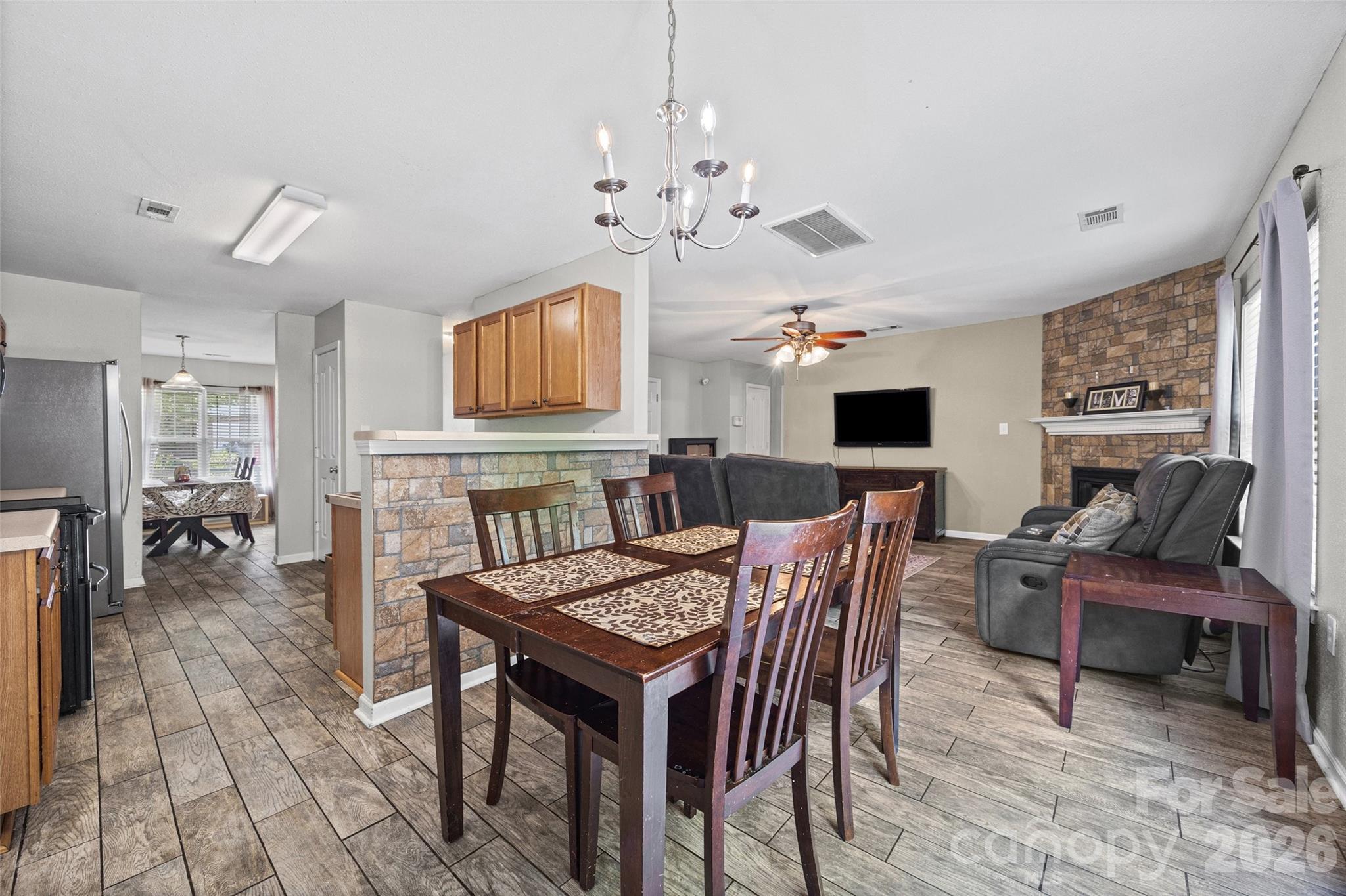 Single Family Residence at 841 Brunswick Drive, Rock Hill, photo 13 of 41