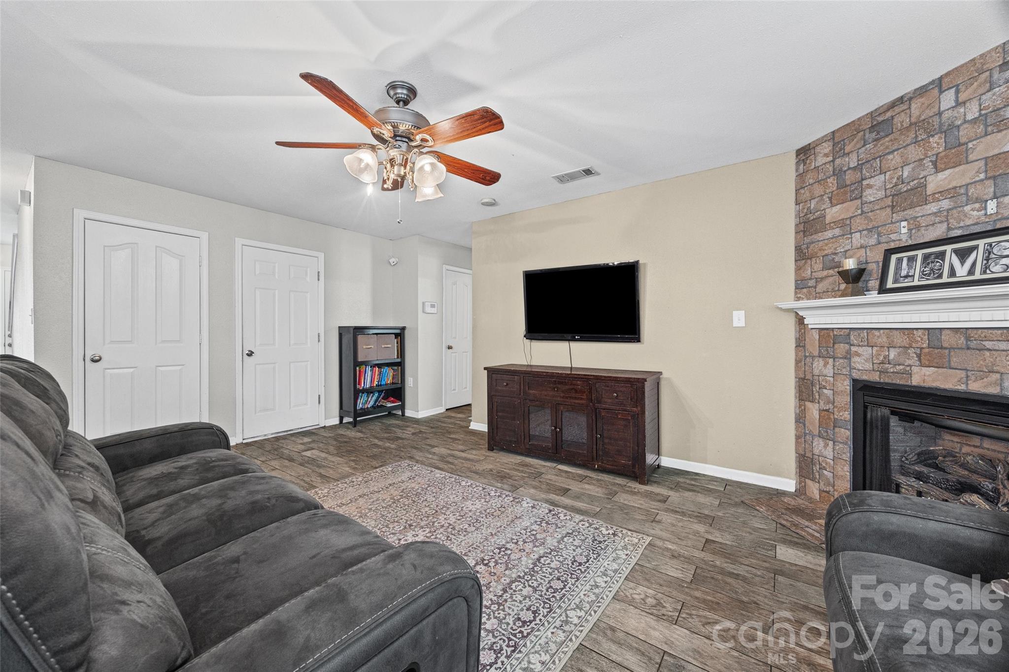 Single Family Residence at 841 Brunswick Drive, Rock Hill, photo 16 of 41