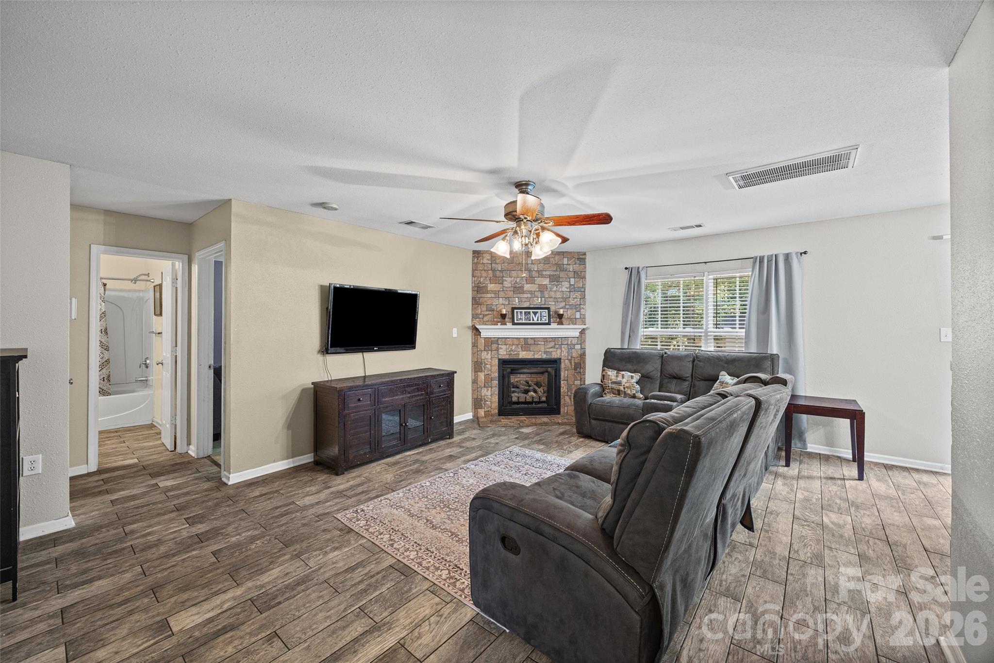 Single Family Residence at 841 Brunswick Drive, Rock Hill, photo 20 of 41