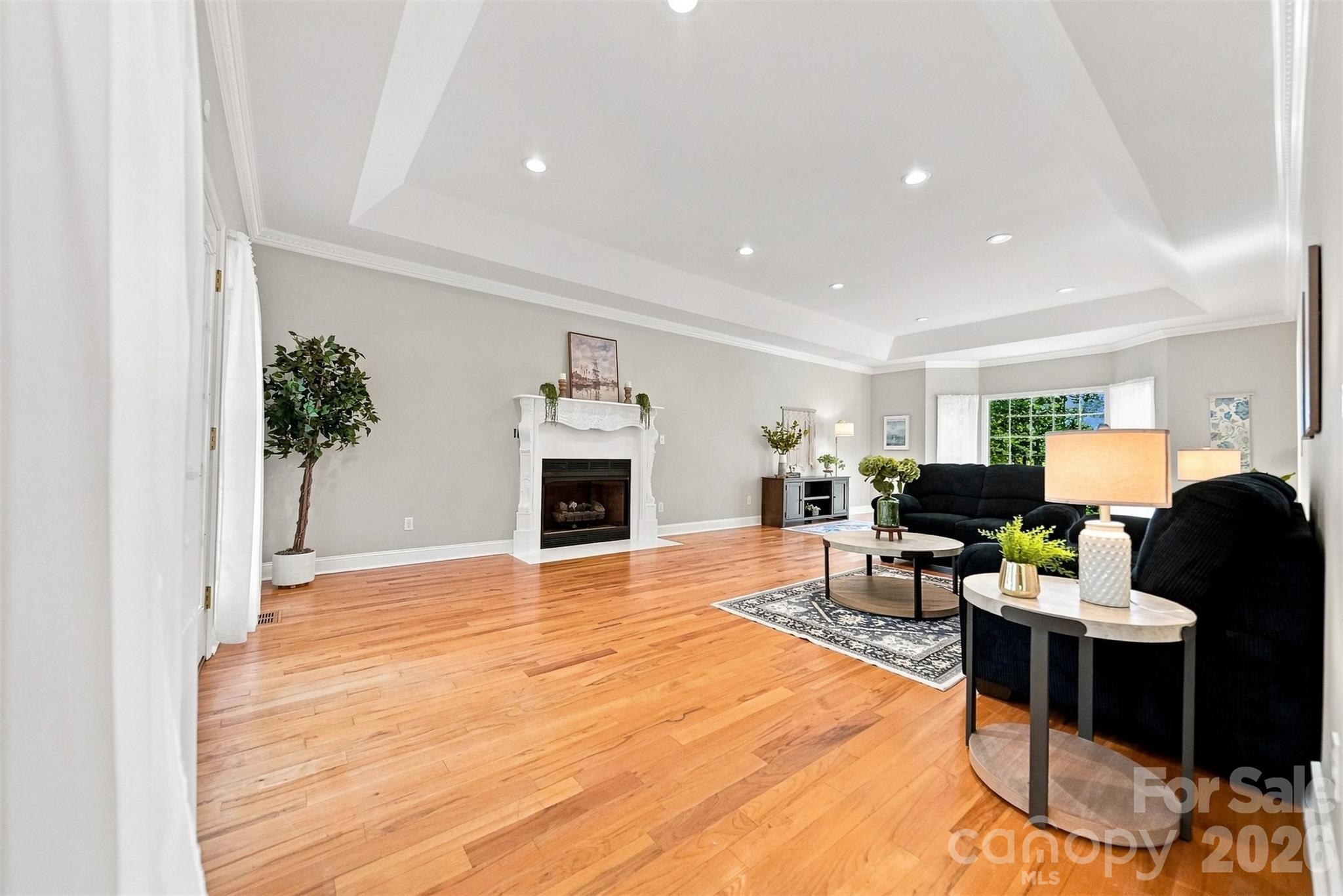 Single Family Residence at 381 Lake Forest Drive, Taylorsville, photo 13 of 47