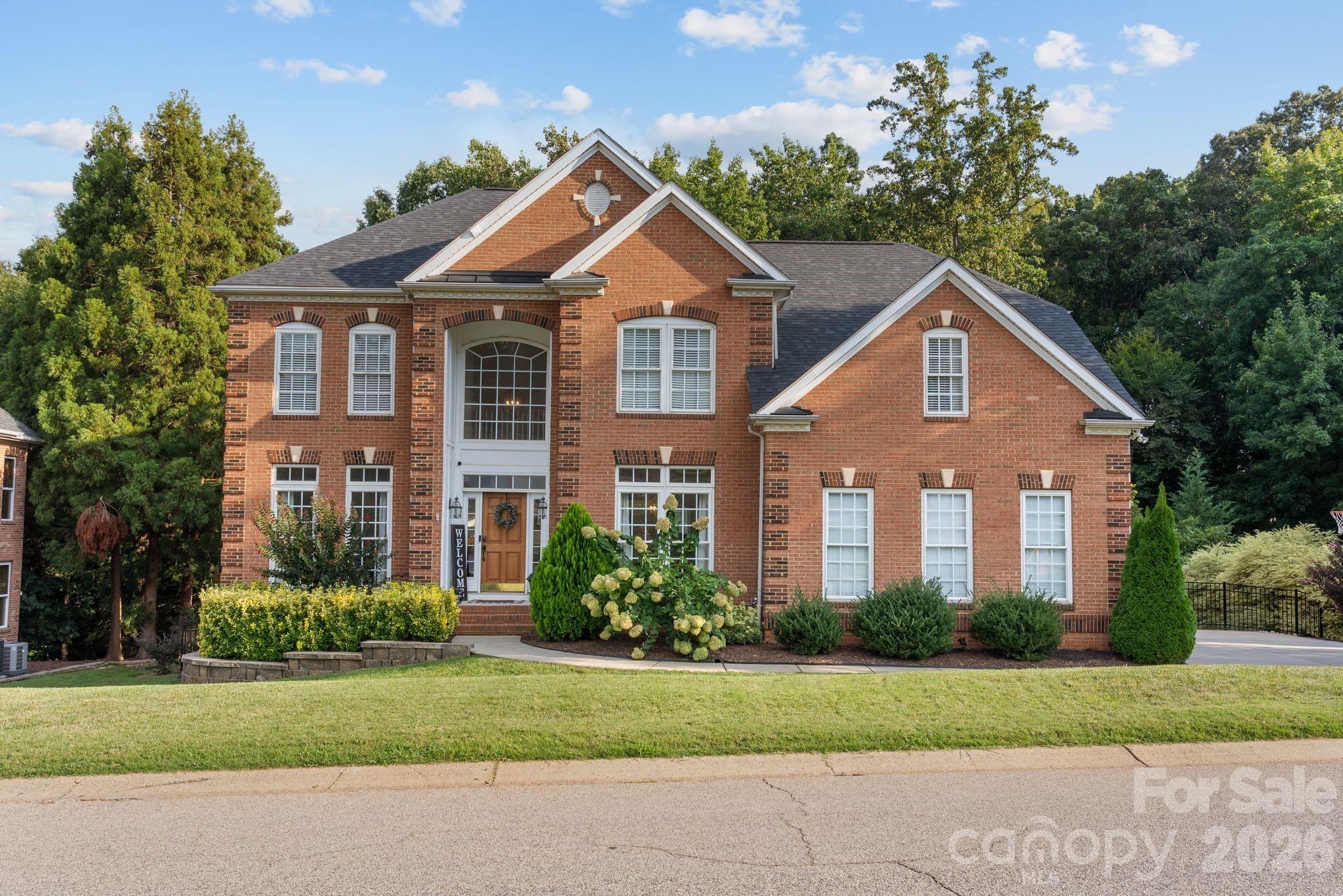 Single Family Residence at 152 Melbourne Drive, Fort Mill, photo 3 of 42