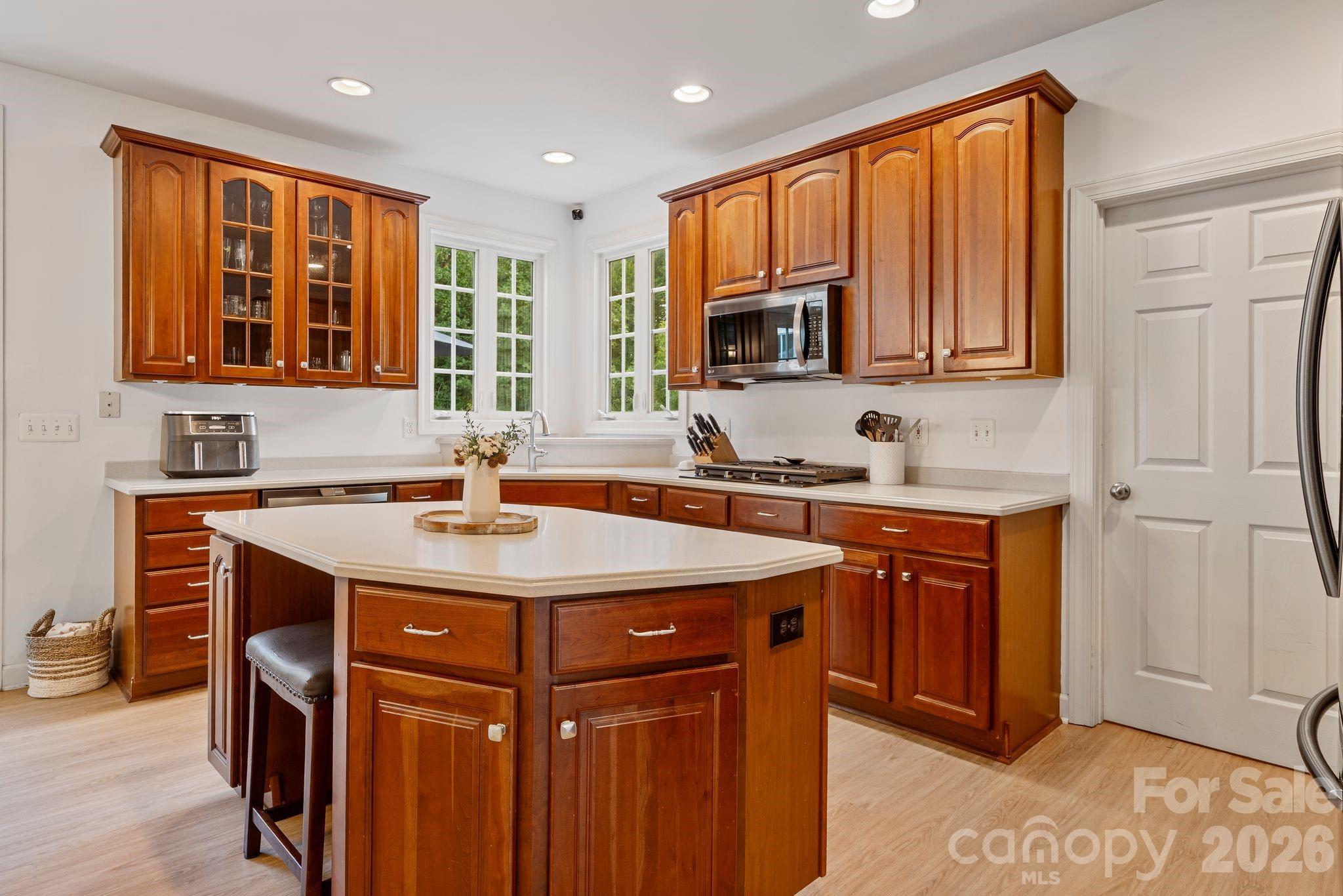 Single Family Residence at 152 Melbourne Drive, Fort Mill, photo 13 of 42