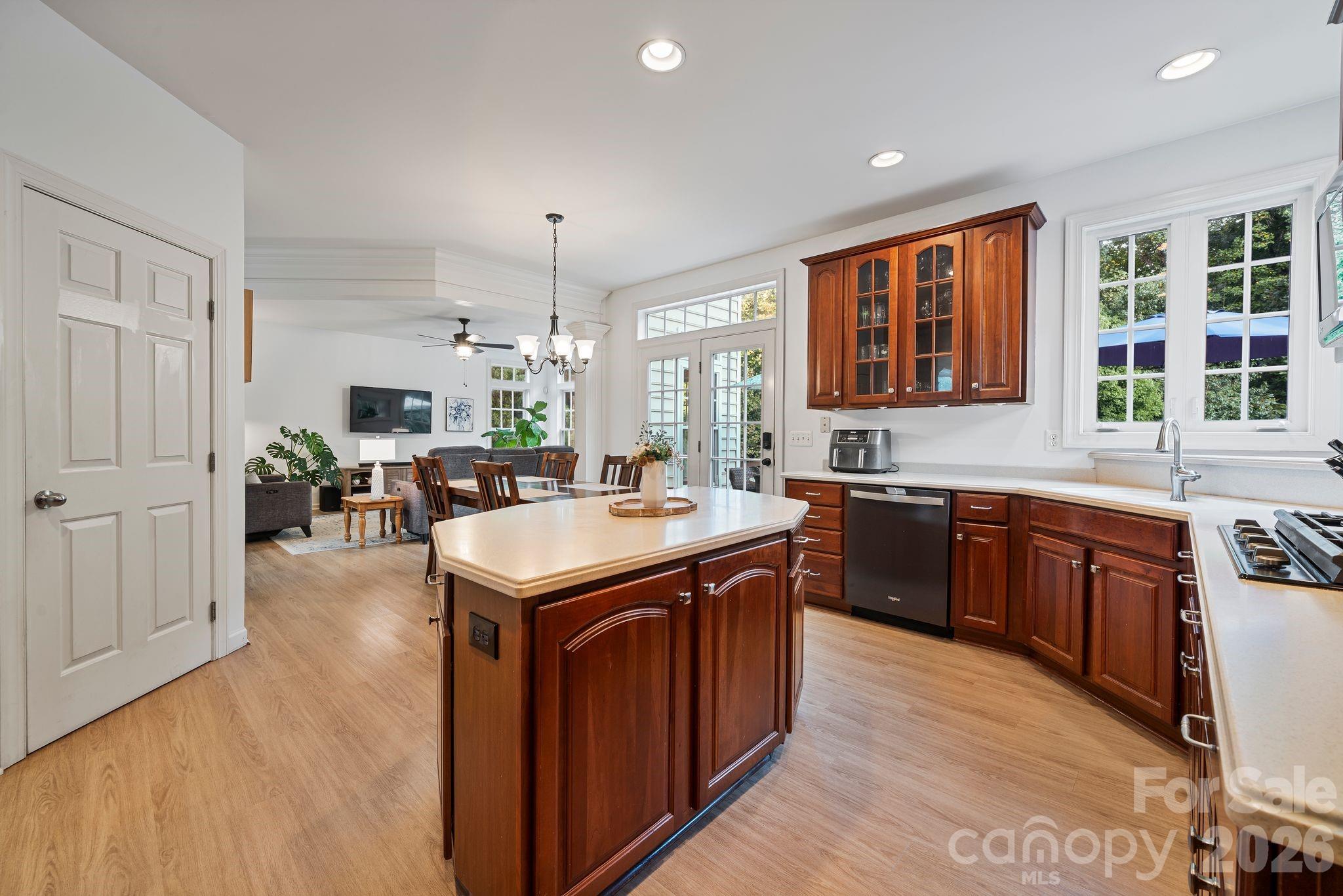 Single Family Residence at 152 Melbourne Drive, Fort Mill, photo 15 of 42